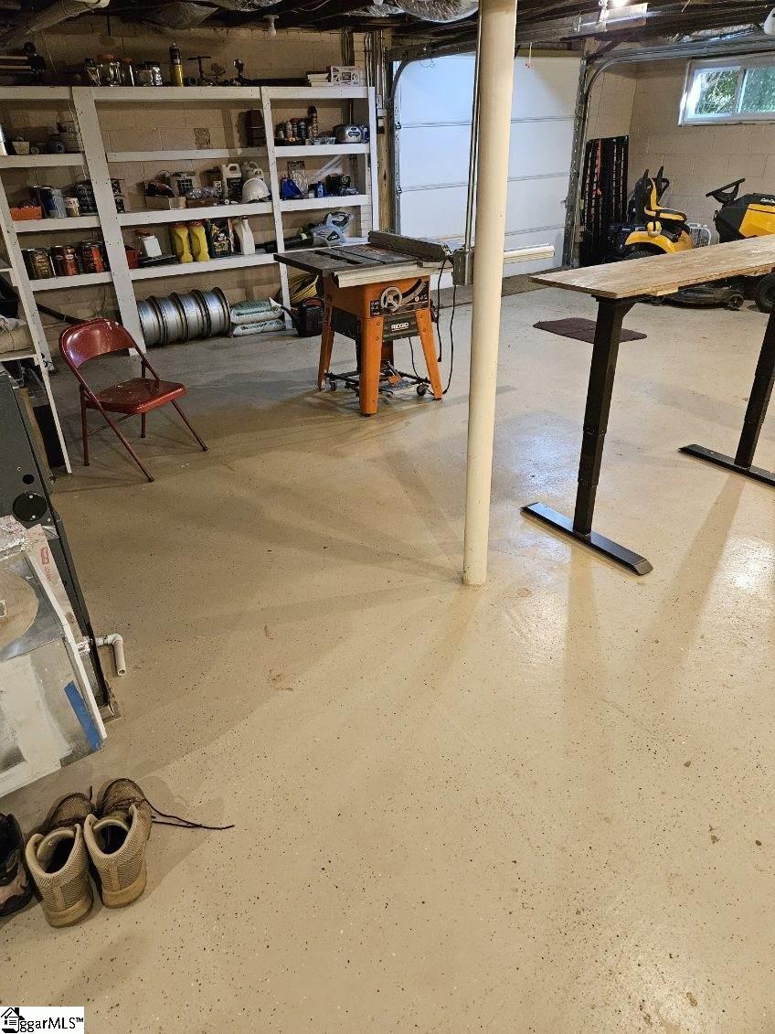 201 E Standing Springs Road, Simpsonville