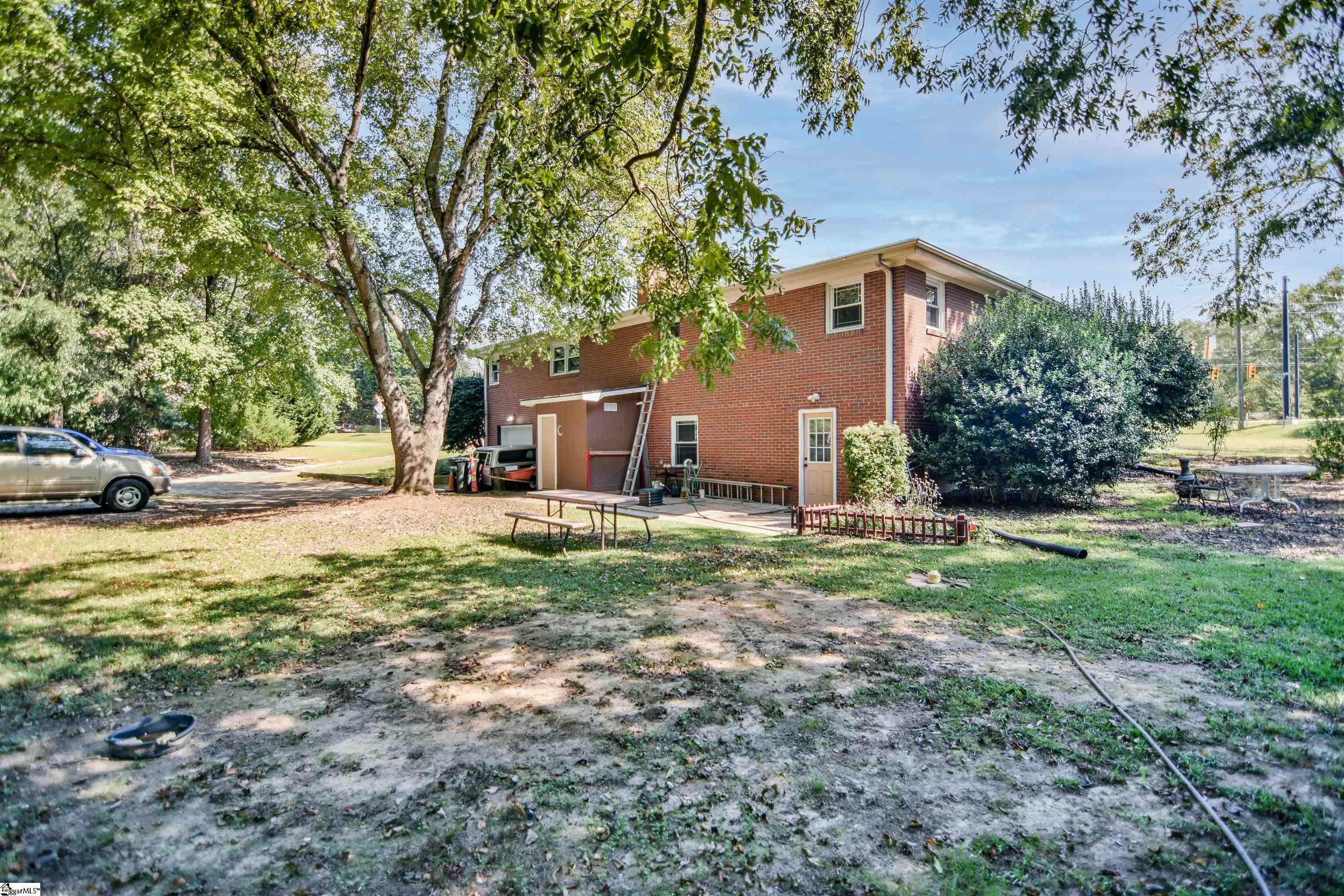 201 E Standing Springs Road, Simpsonville