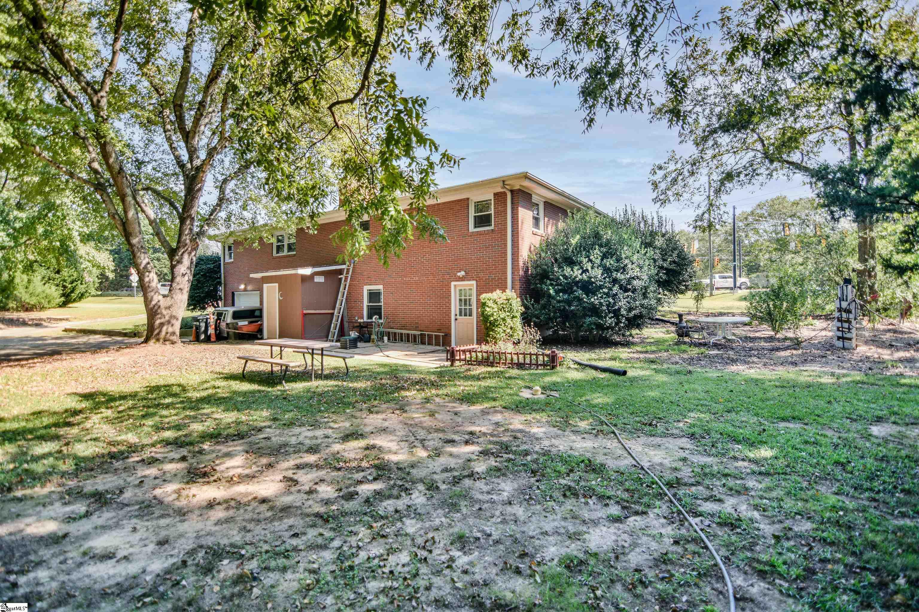 201 E Standing Springs Road, Simpsonville