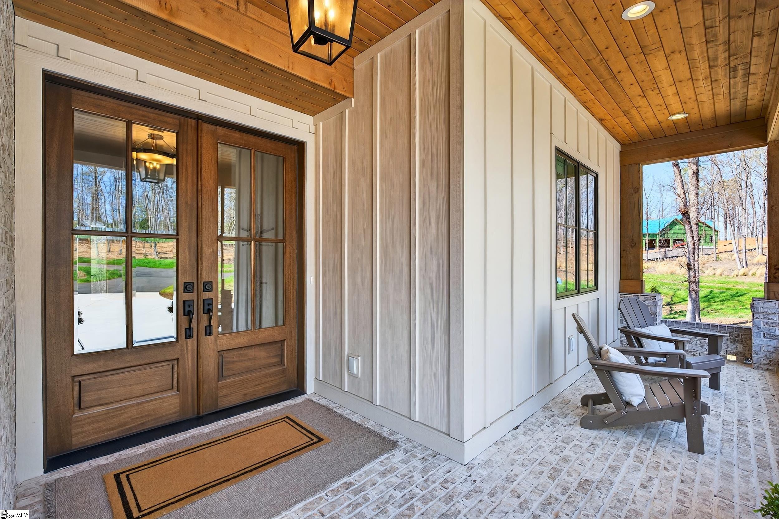 102 Waterfall Overlook Way