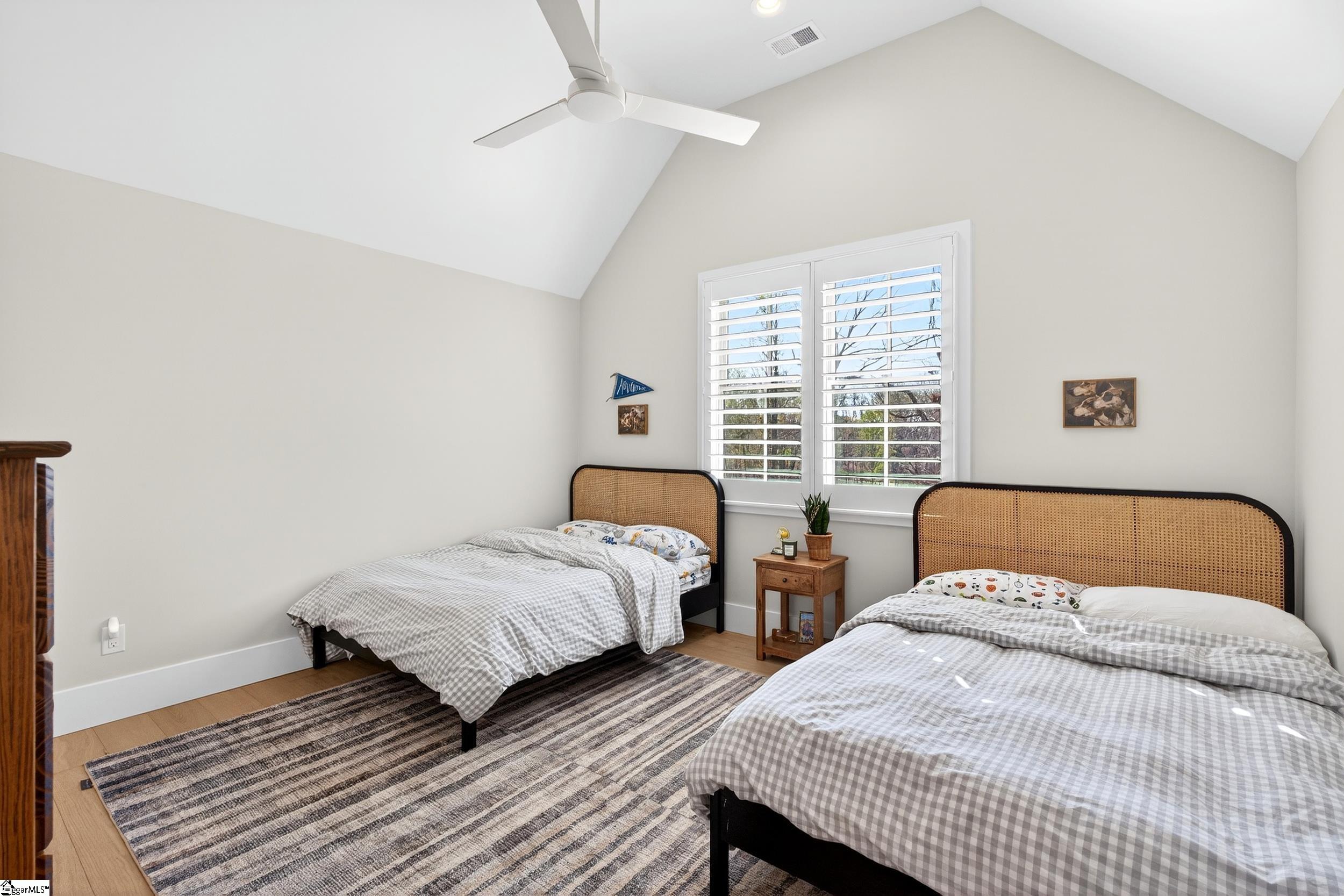 102 Waterfall Overlook Way