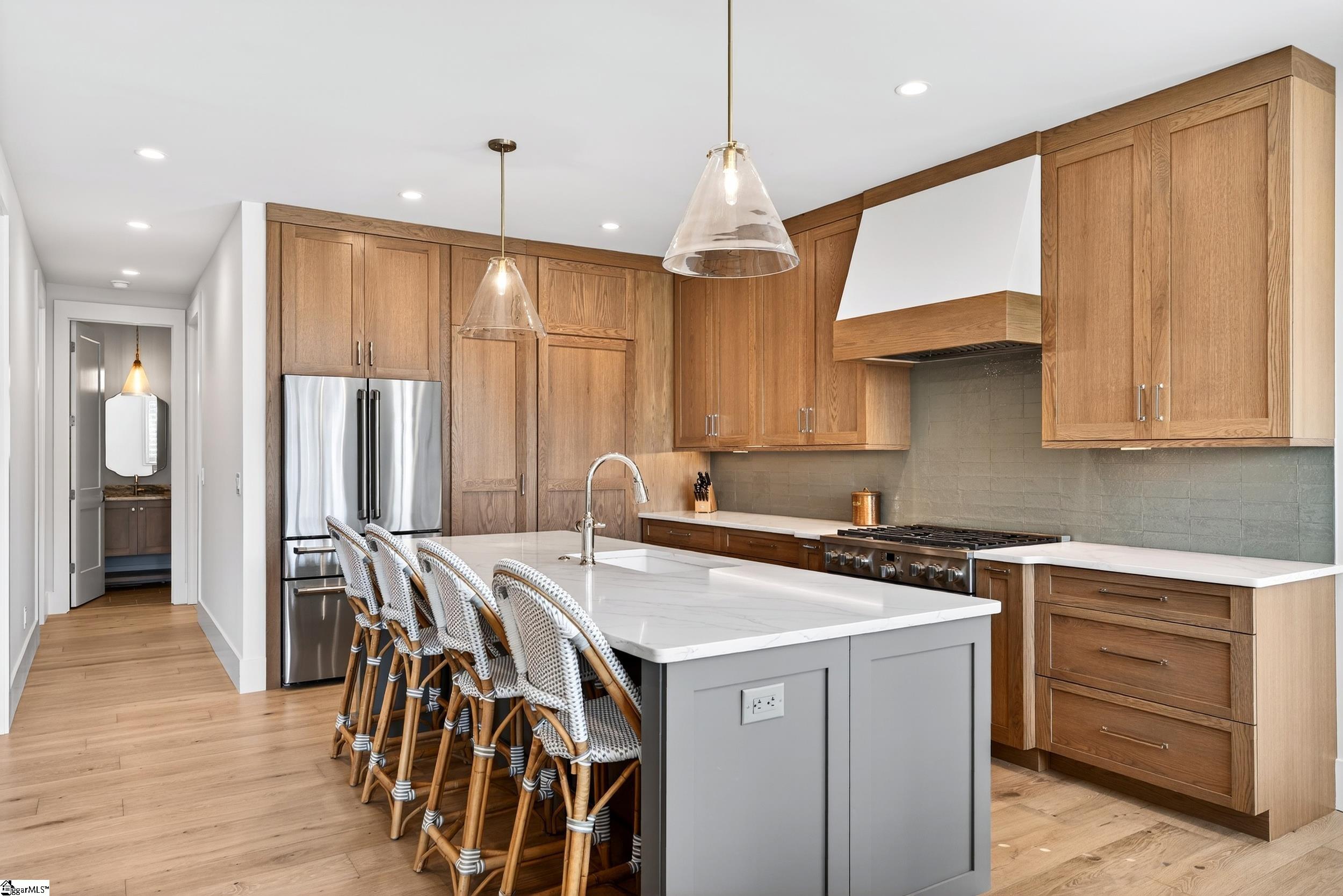 102 Waterfall Overlook Way