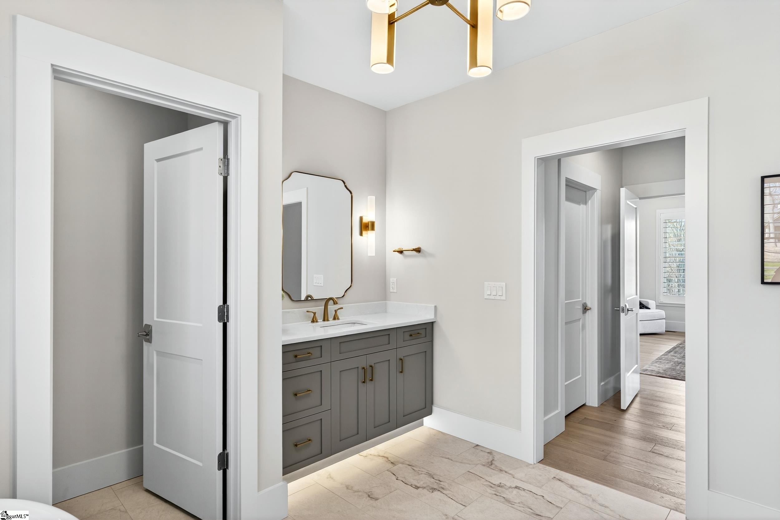 102 Waterfall Overlook Way