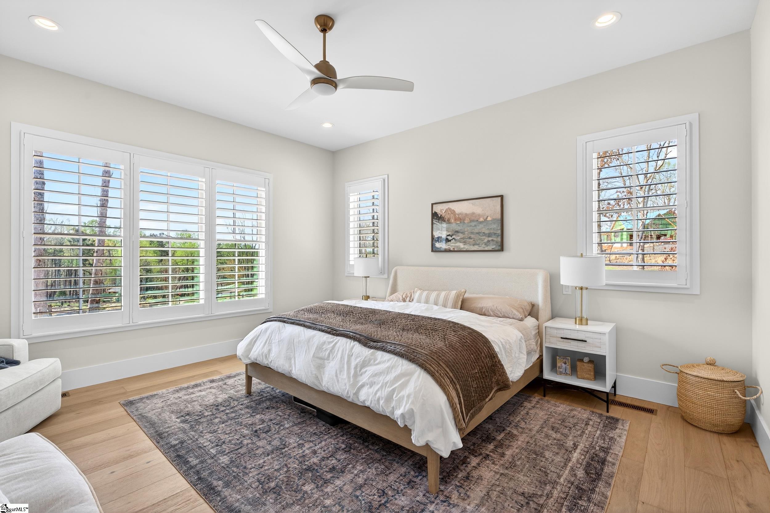 102 Waterfall Overlook Way