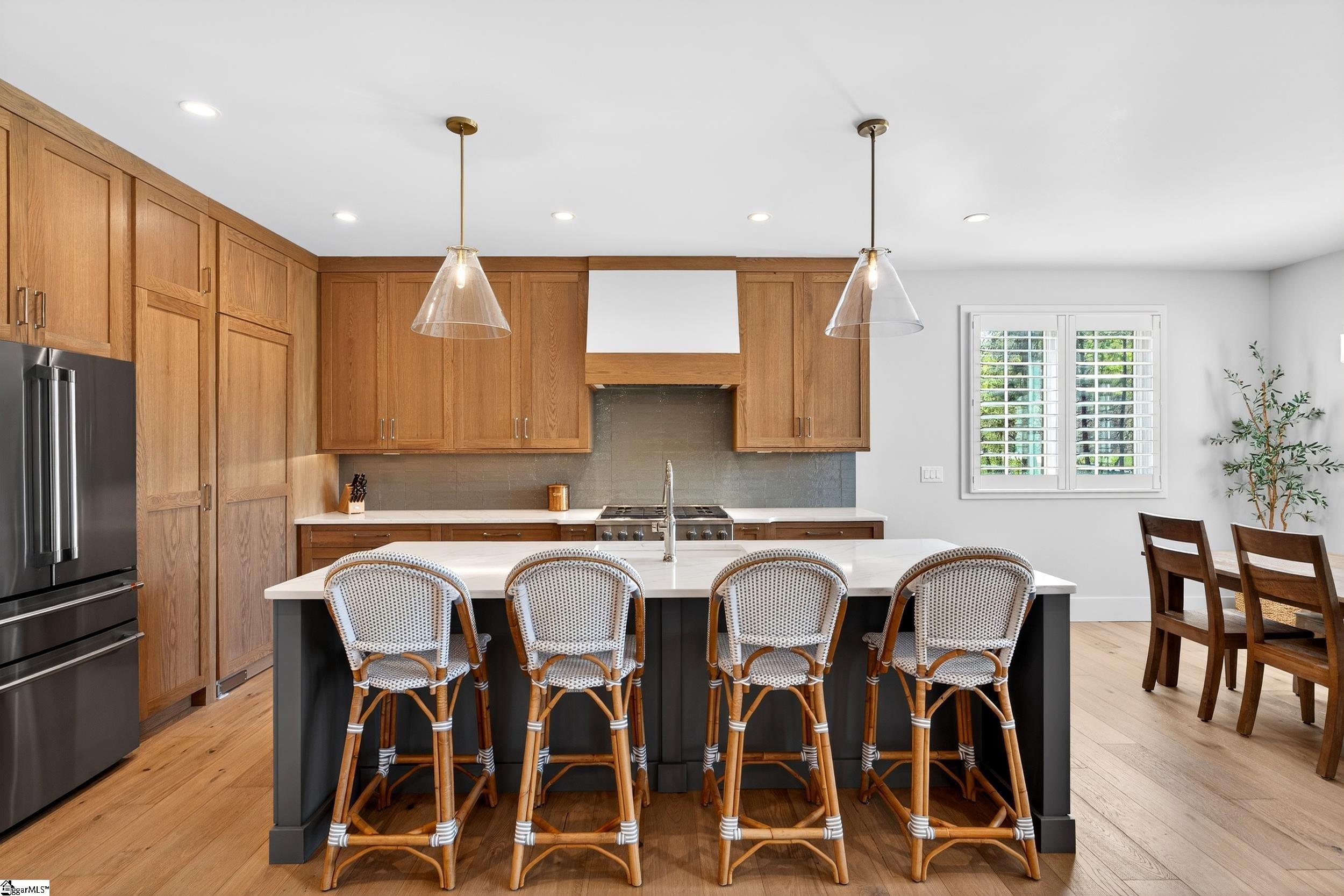 102 Waterfall Overlook Way