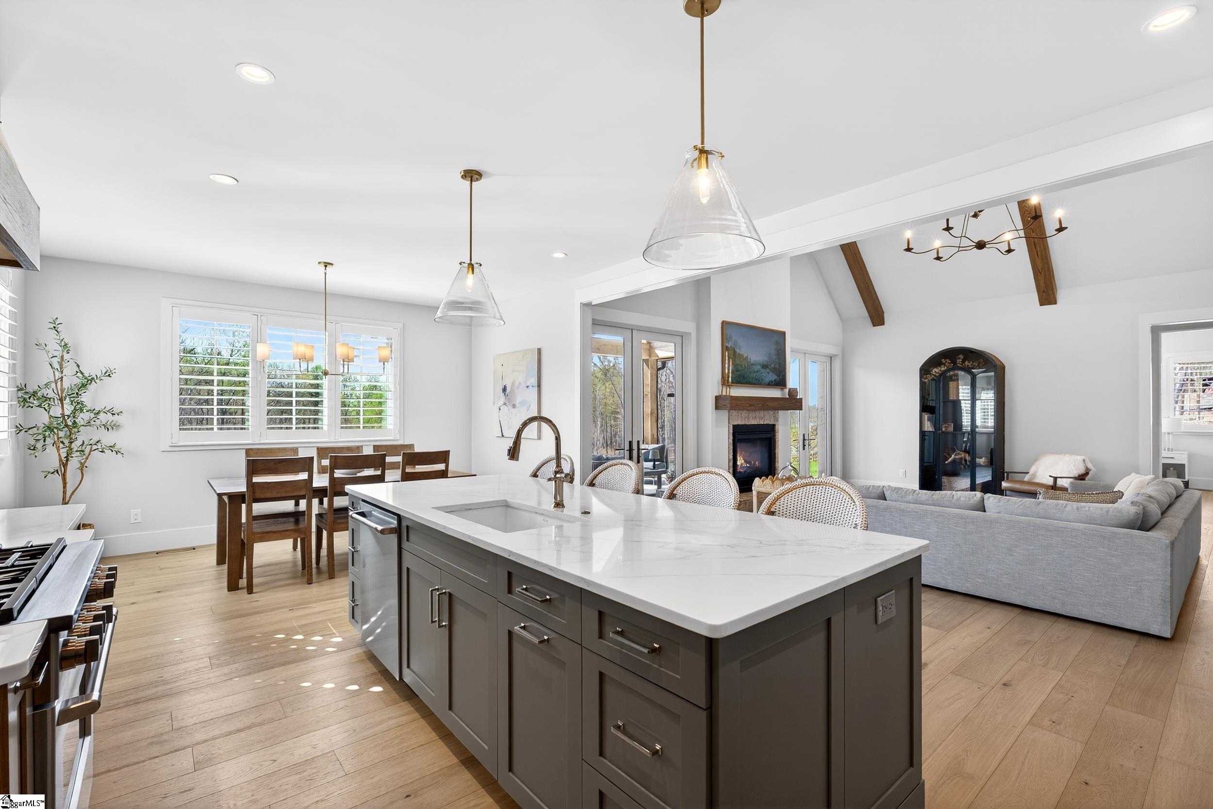 102 Waterfall Overlook Way