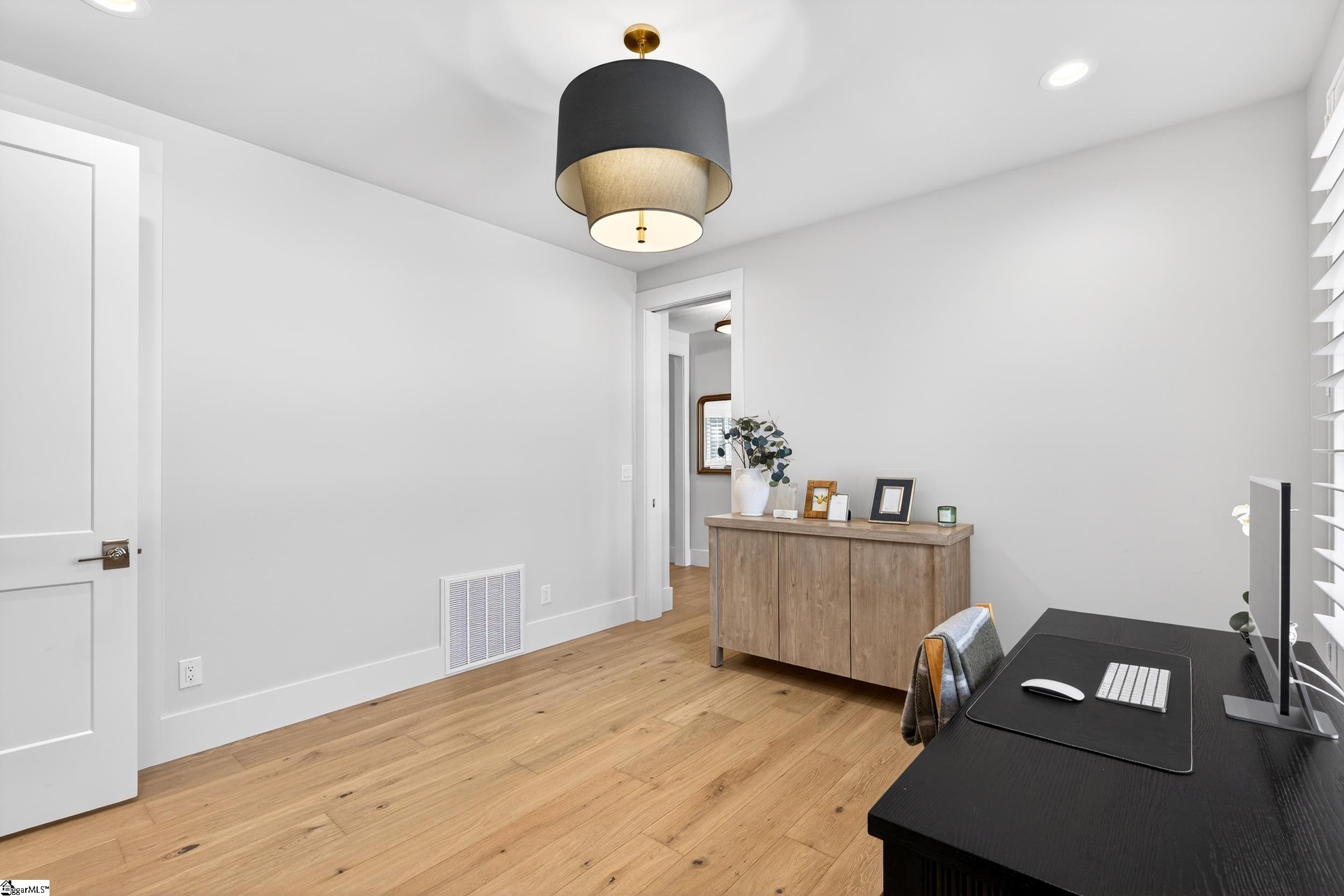 102 Waterfall Overlook Way