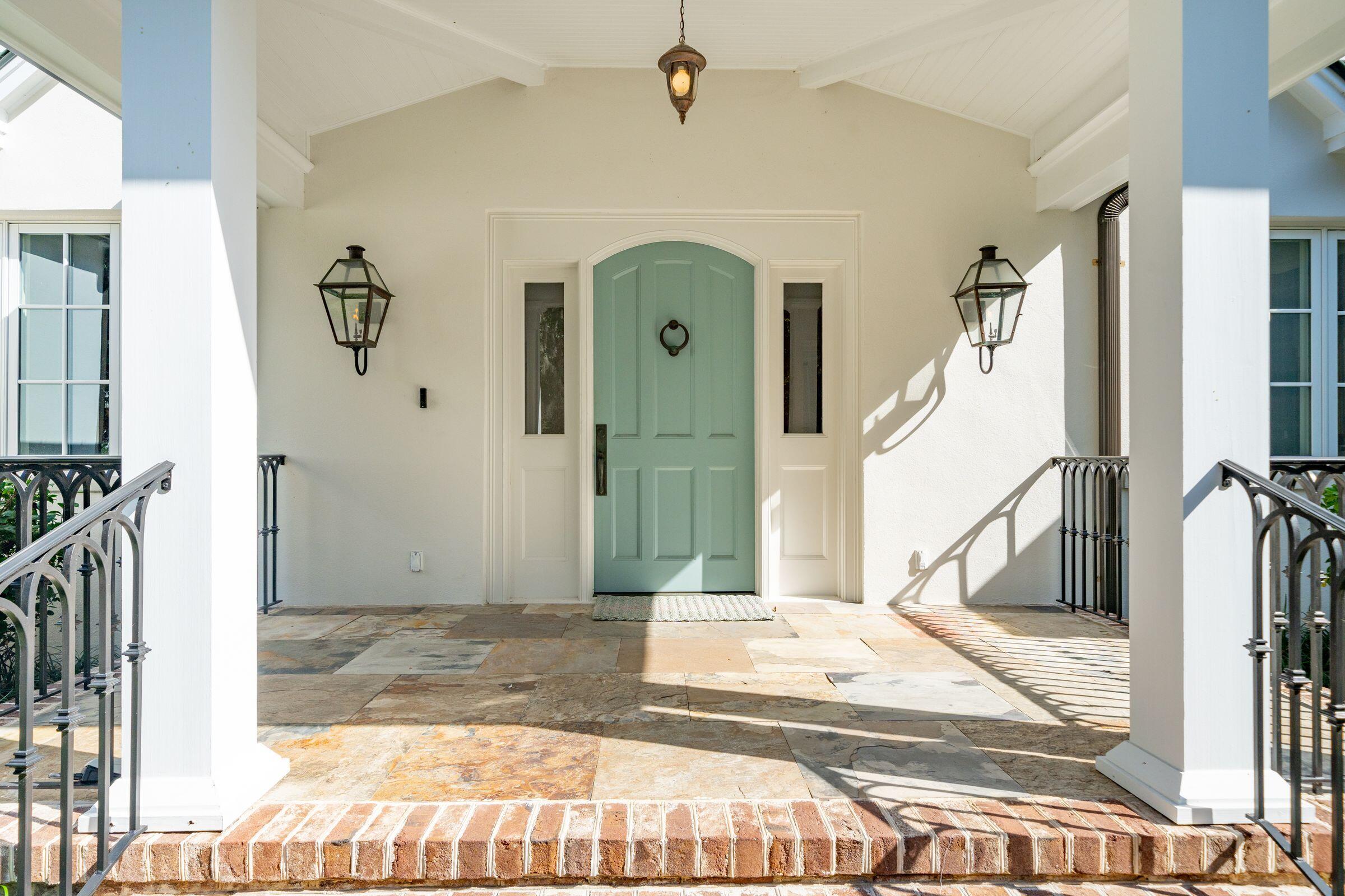 14 Jamestown Road