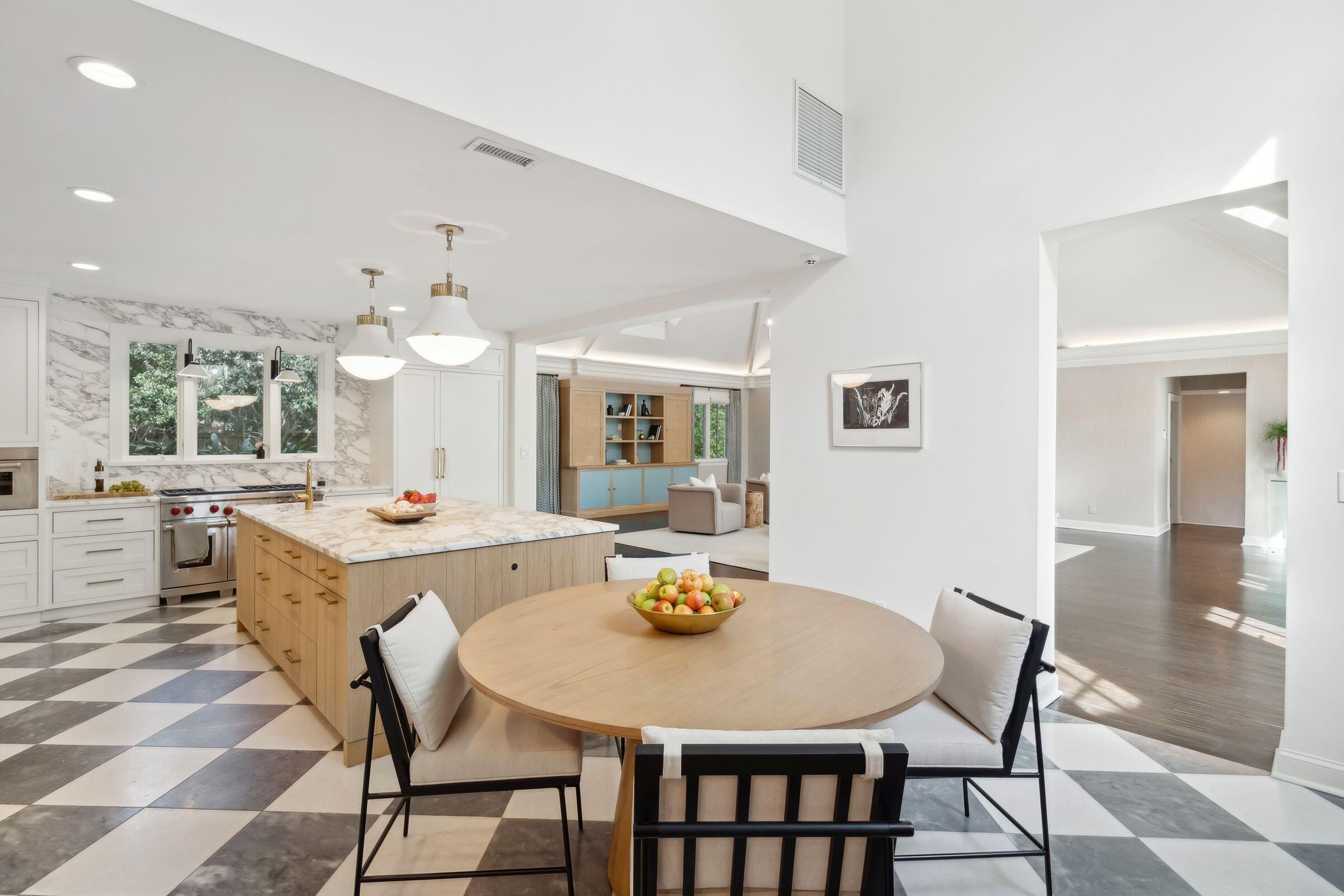 14 Jamestown Road