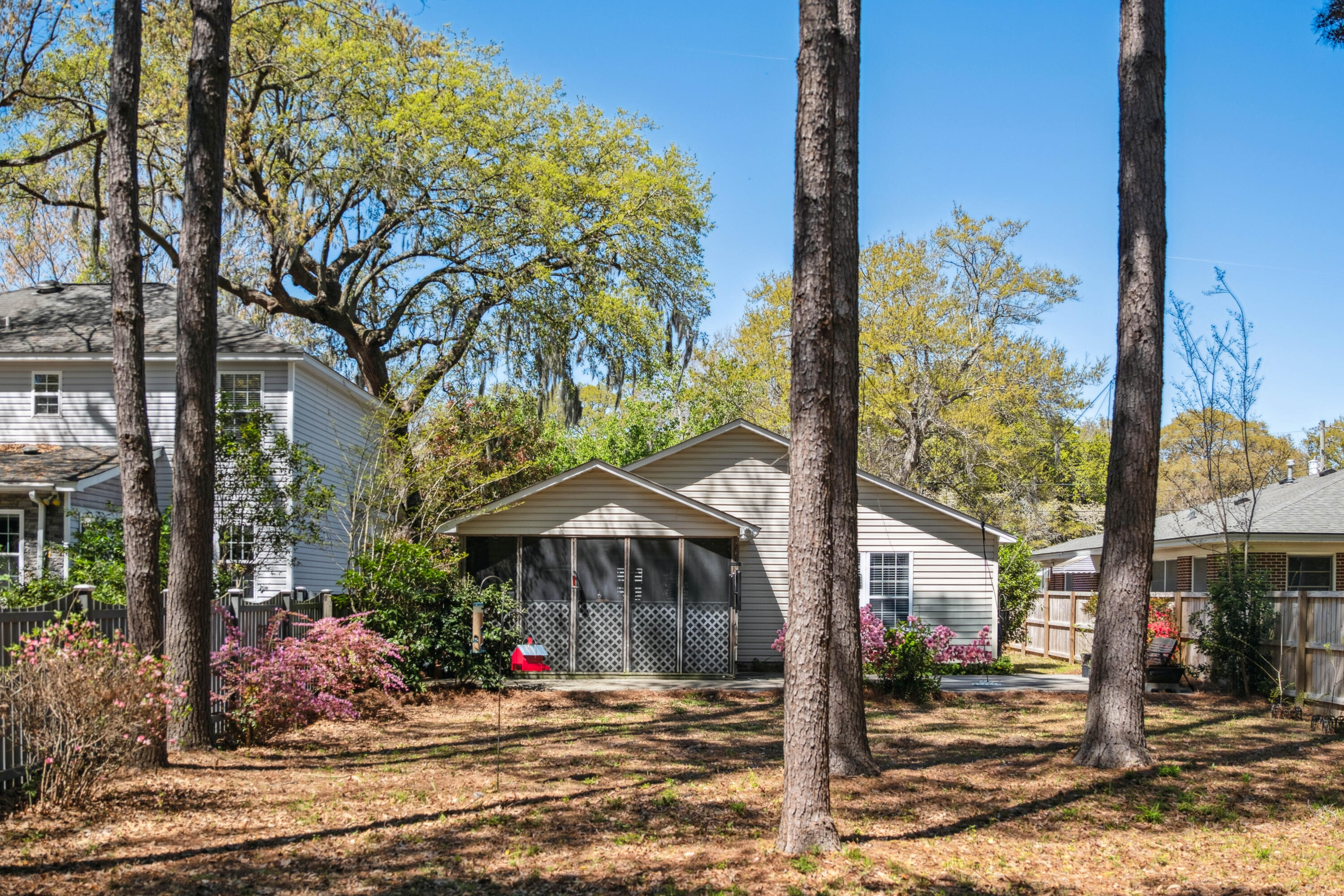 1411 River Front Drive