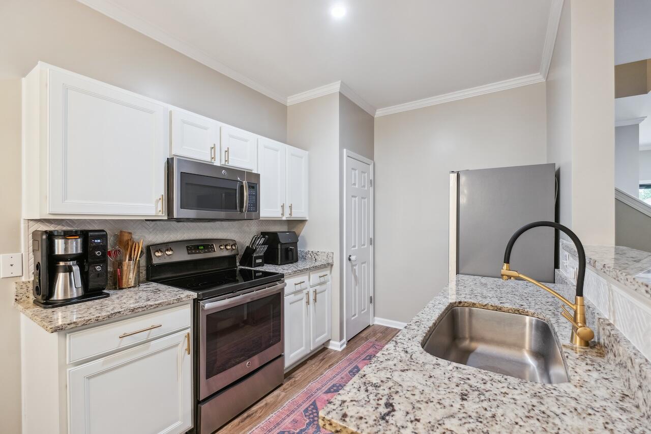 1054 Bennington Drive