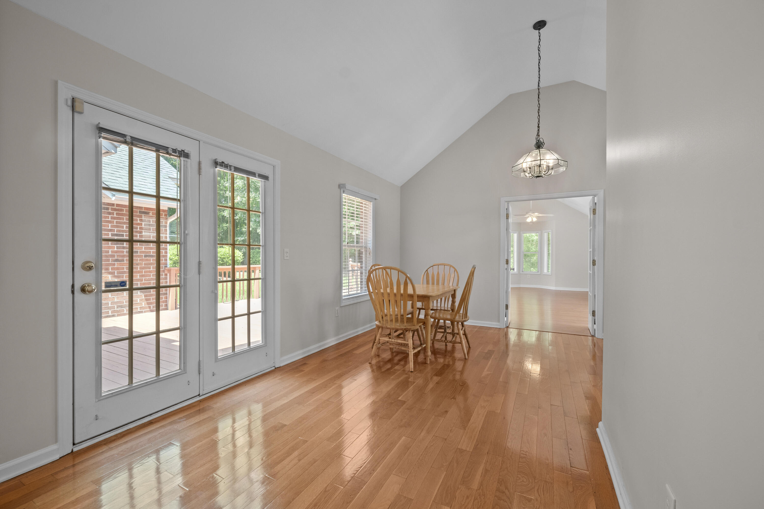121 Arrowridge Court