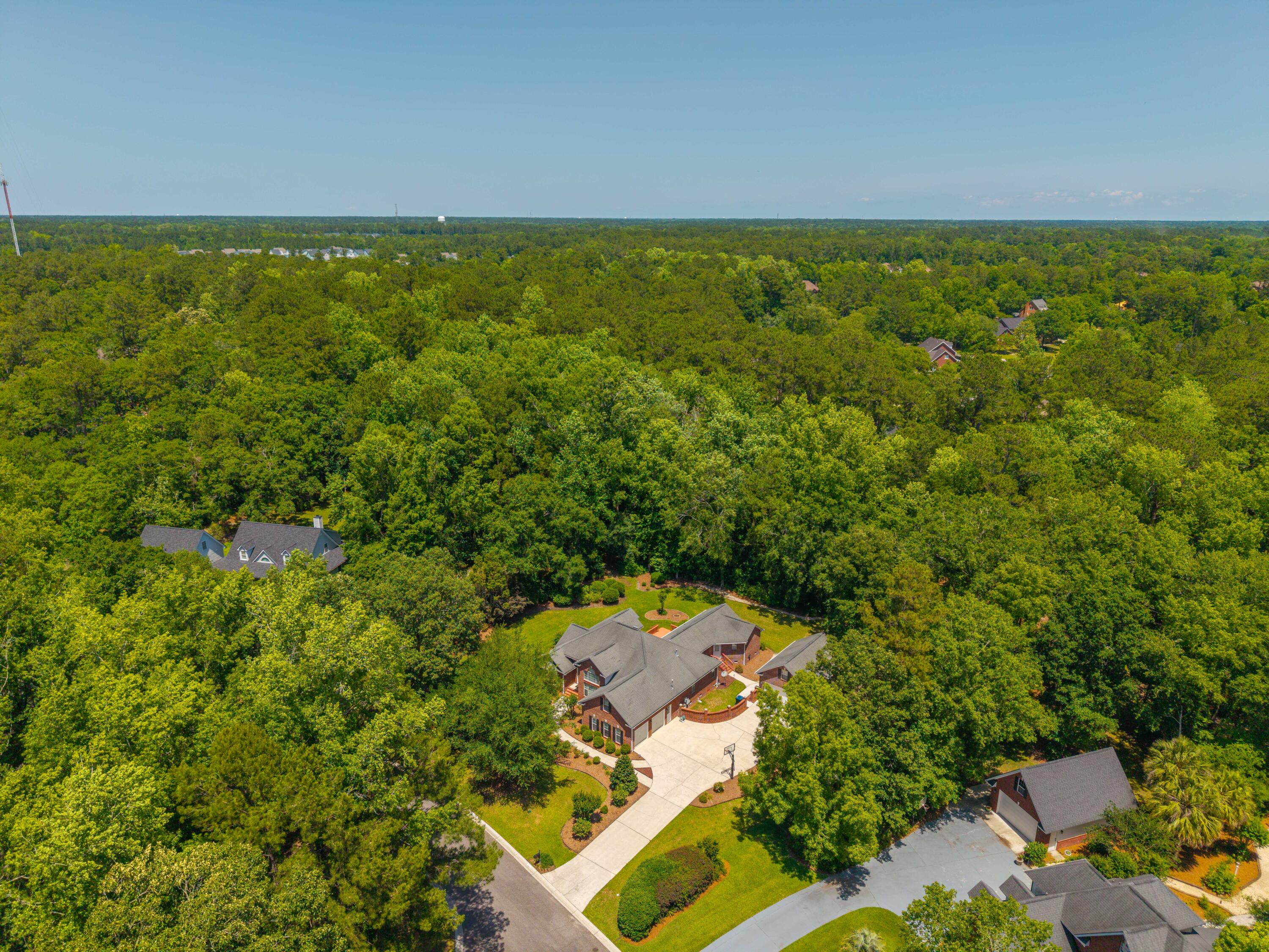 121 Arrowridge Court