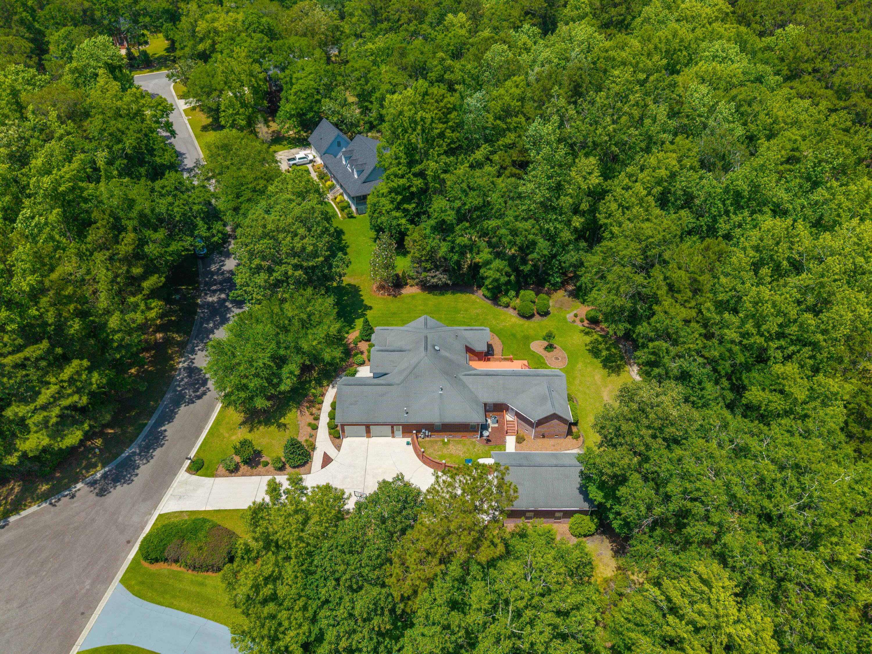 121 Arrowridge Court