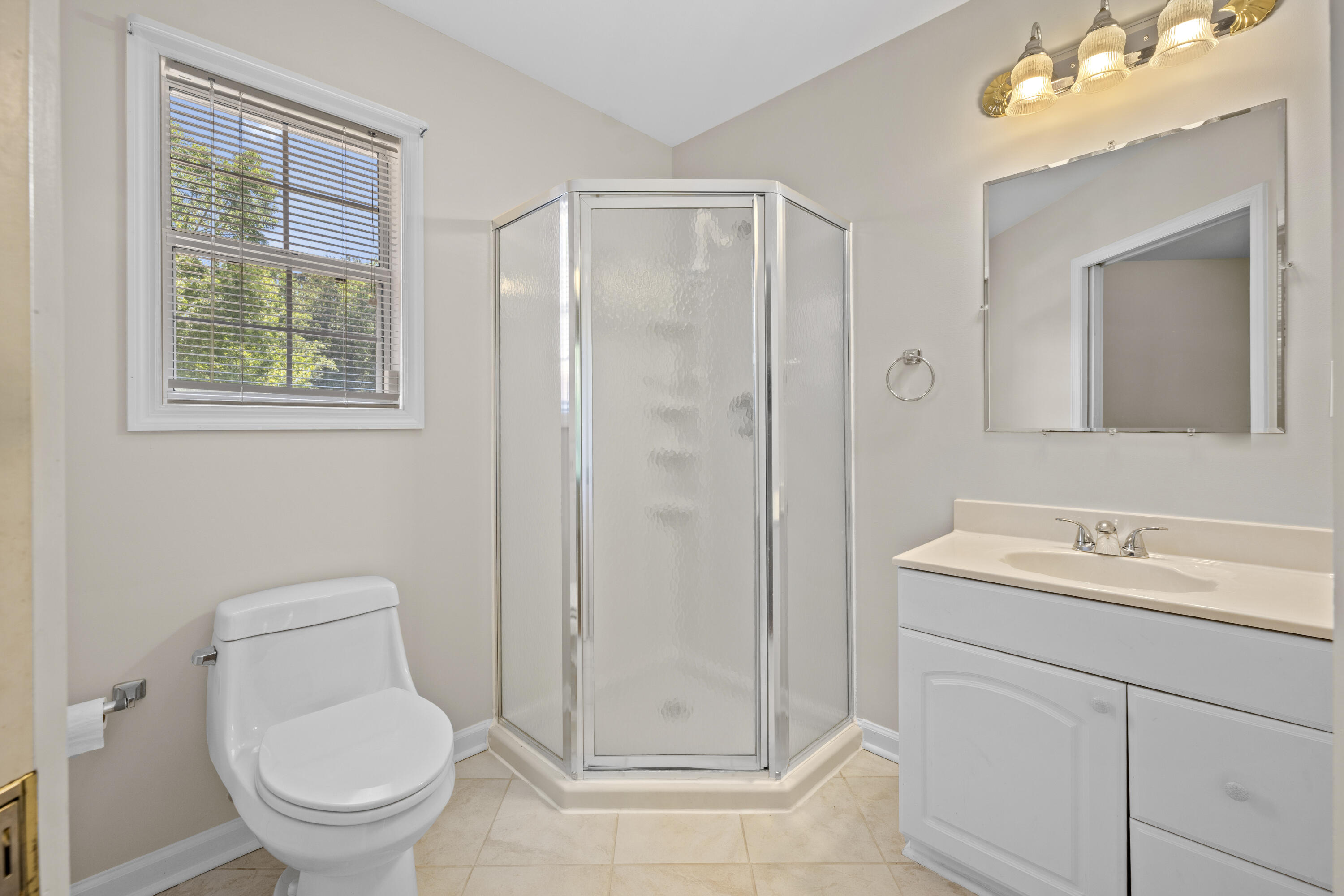 121 Arrowridge Court