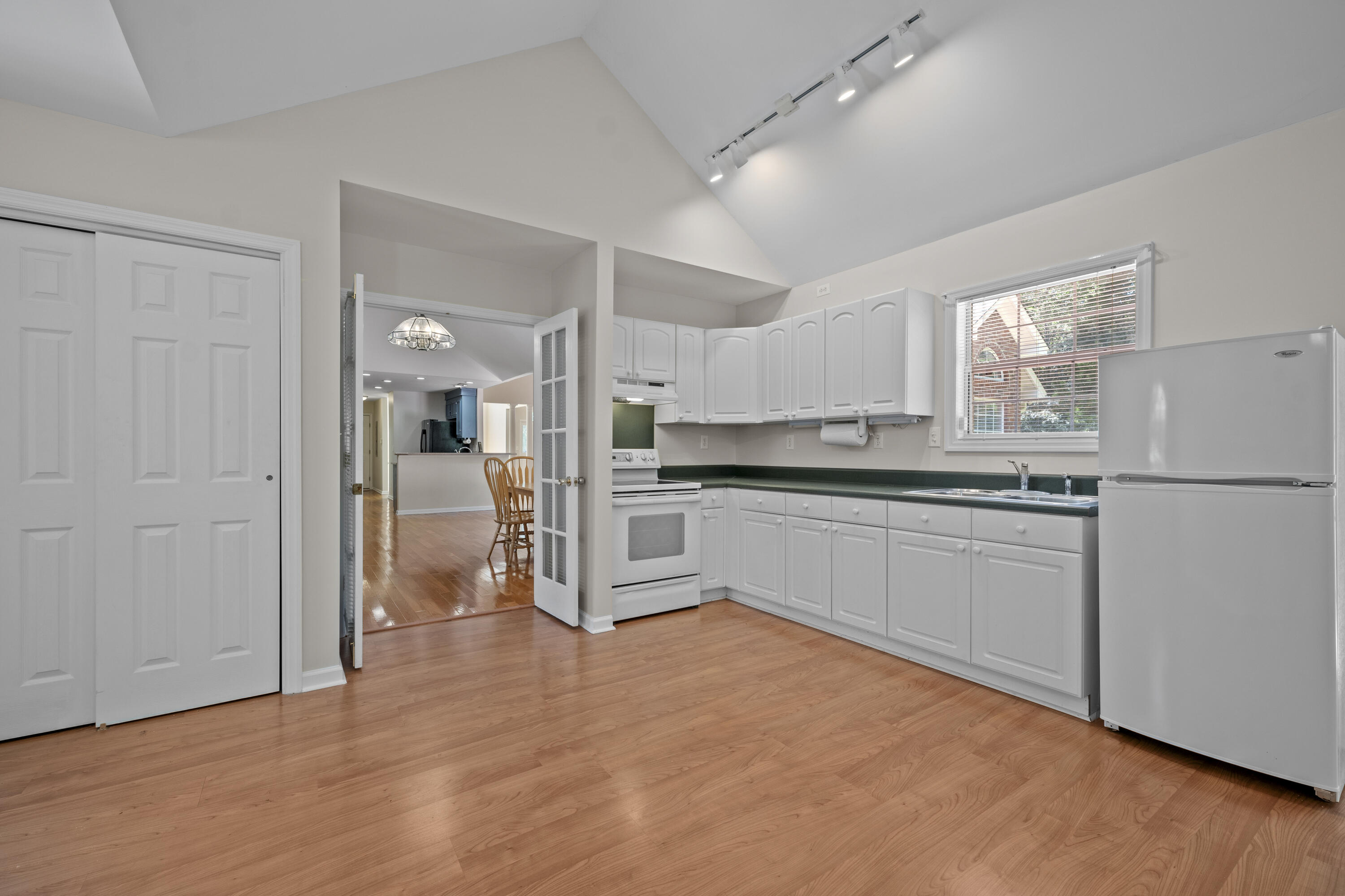 121 Arrowridge Court