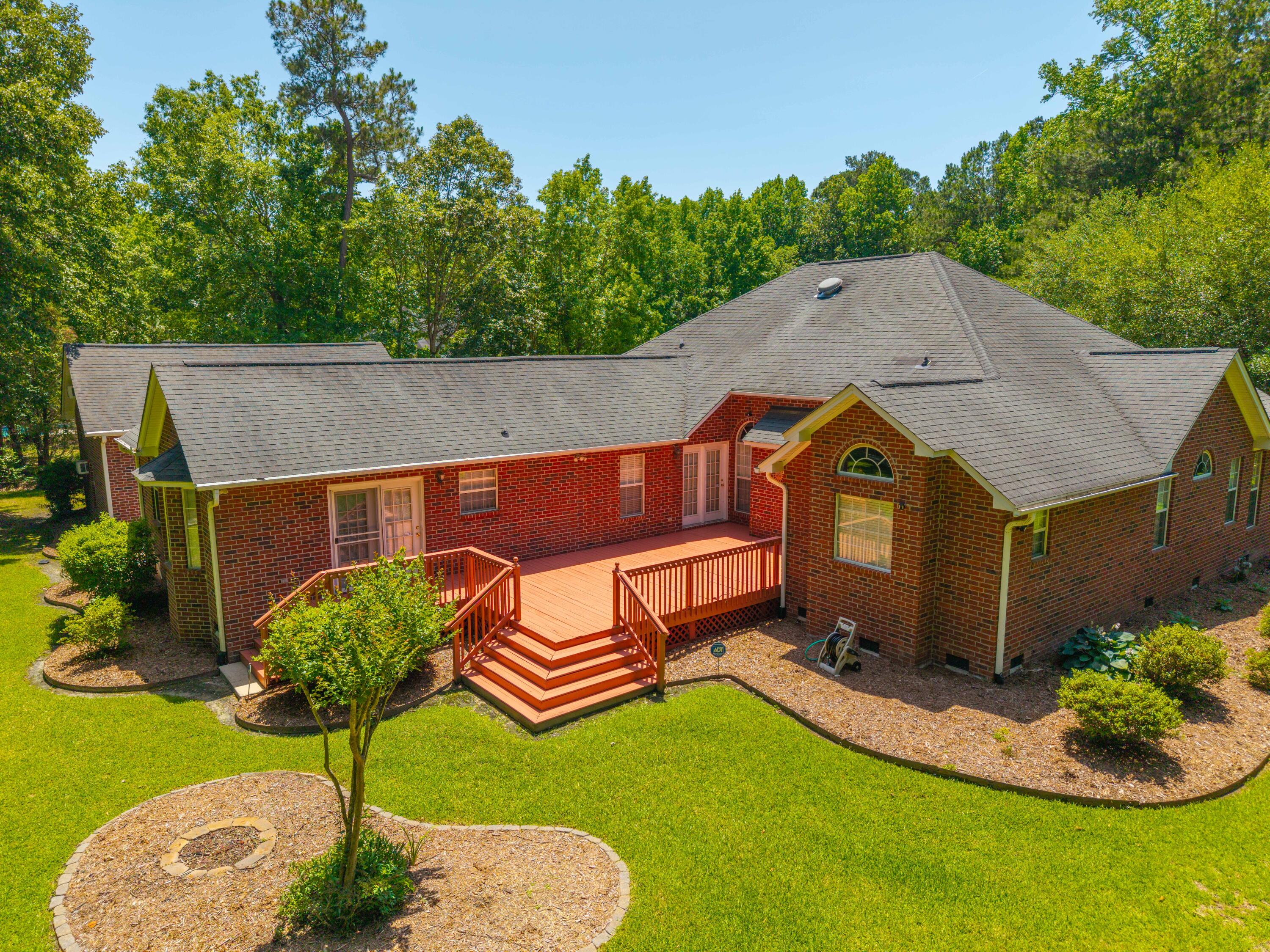 121 Arrowridge Court