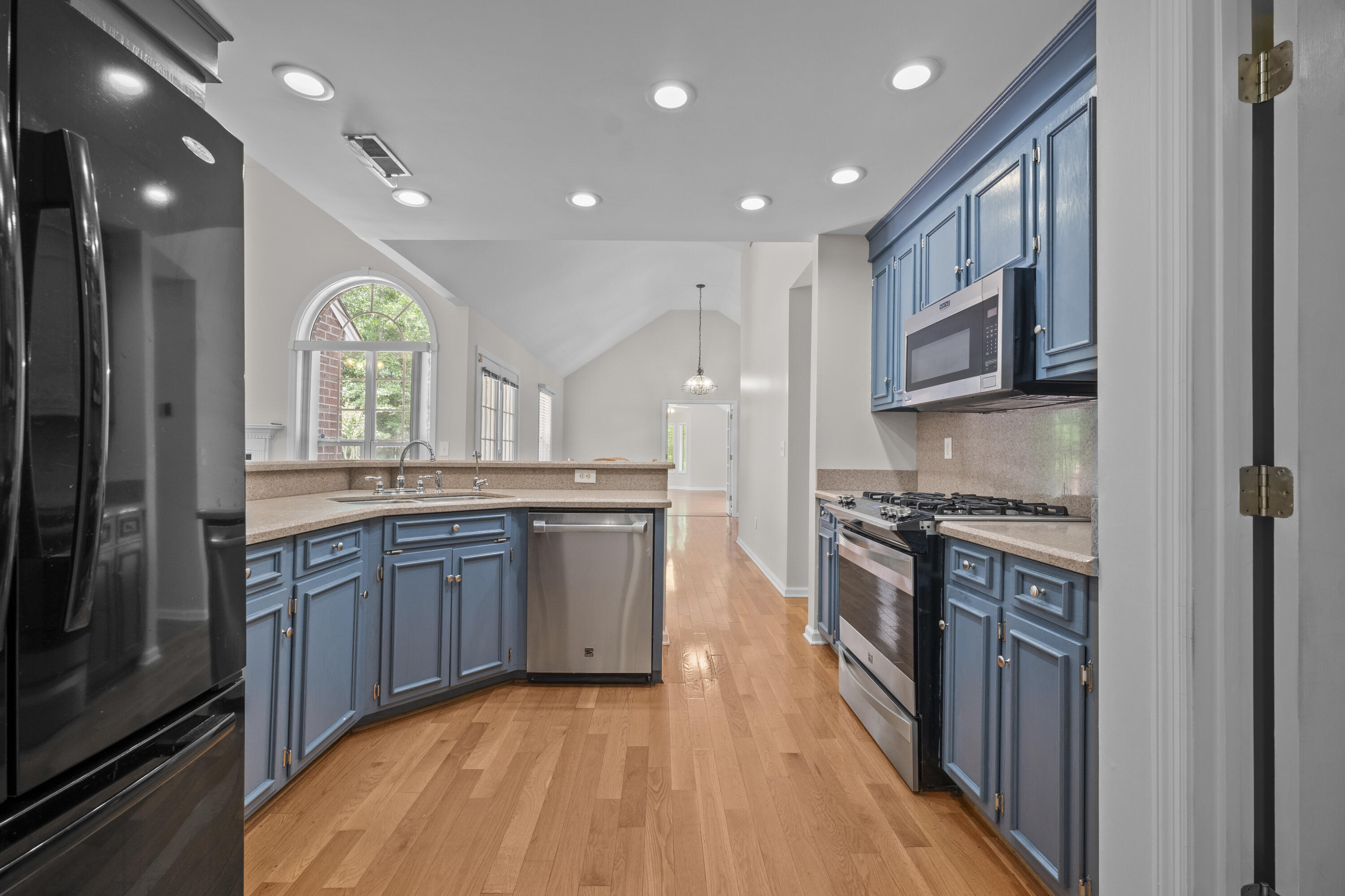 121 Arrowridge Court