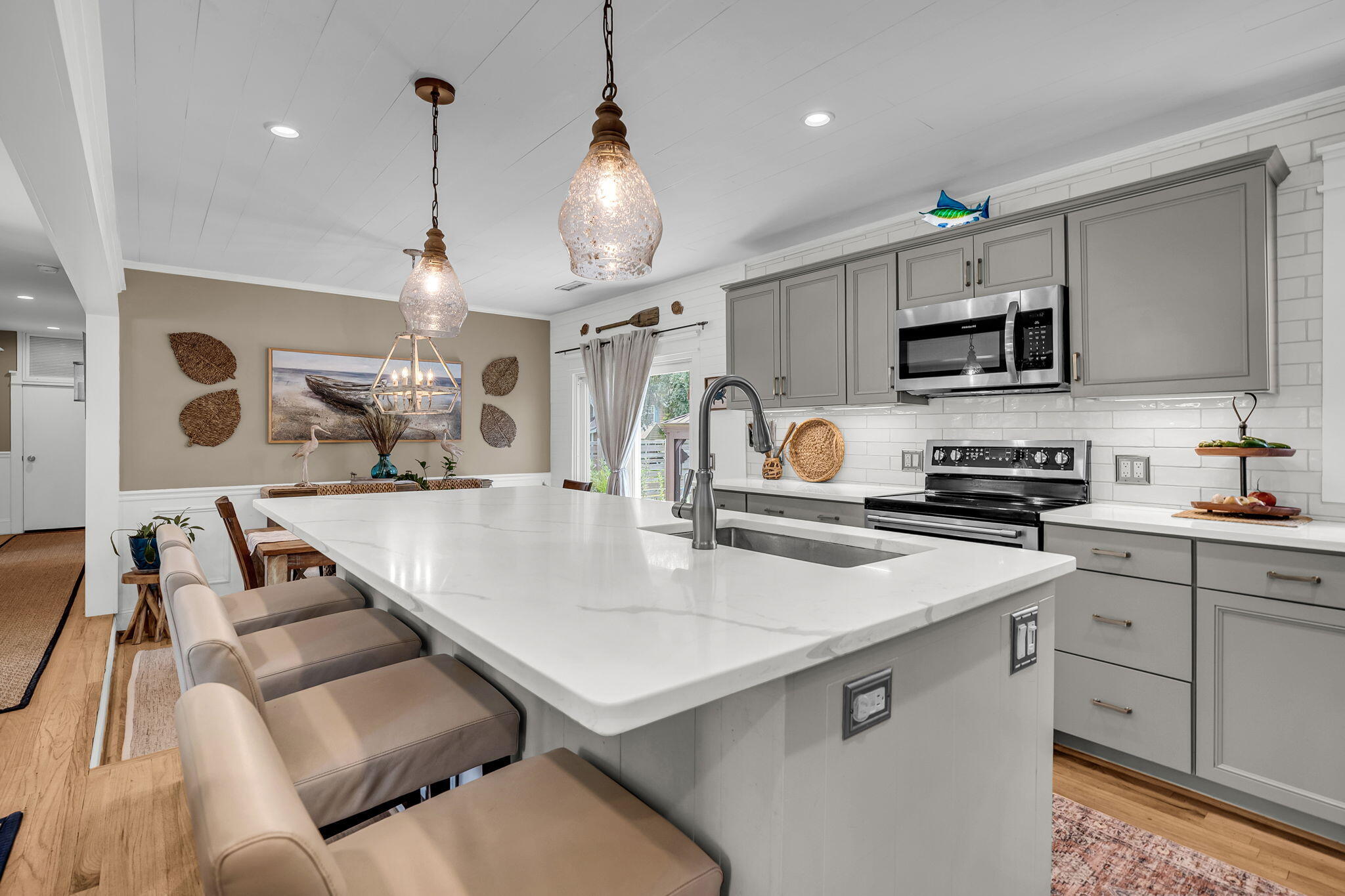 3591 Bayou Road