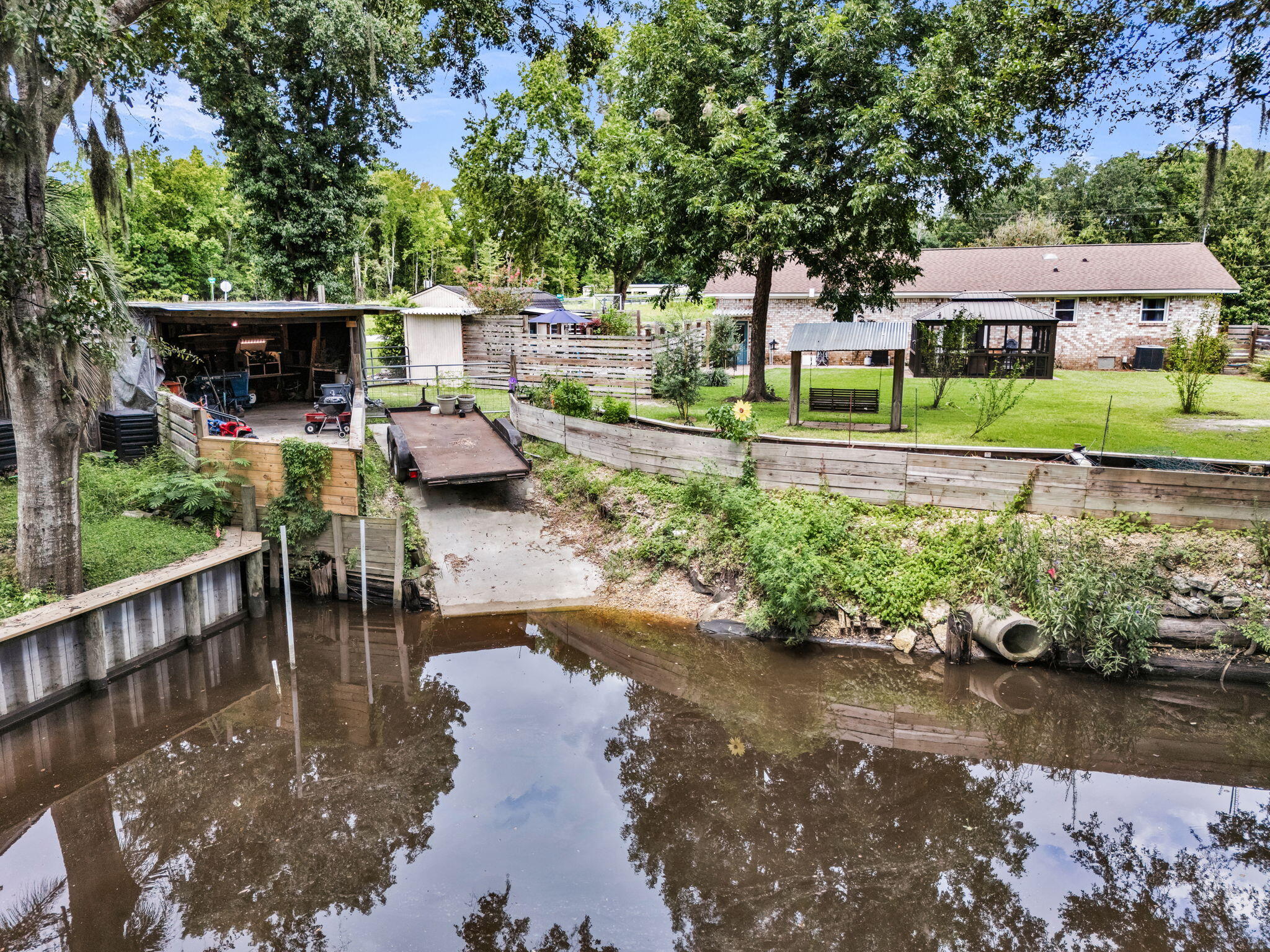 3591 Bayou Road