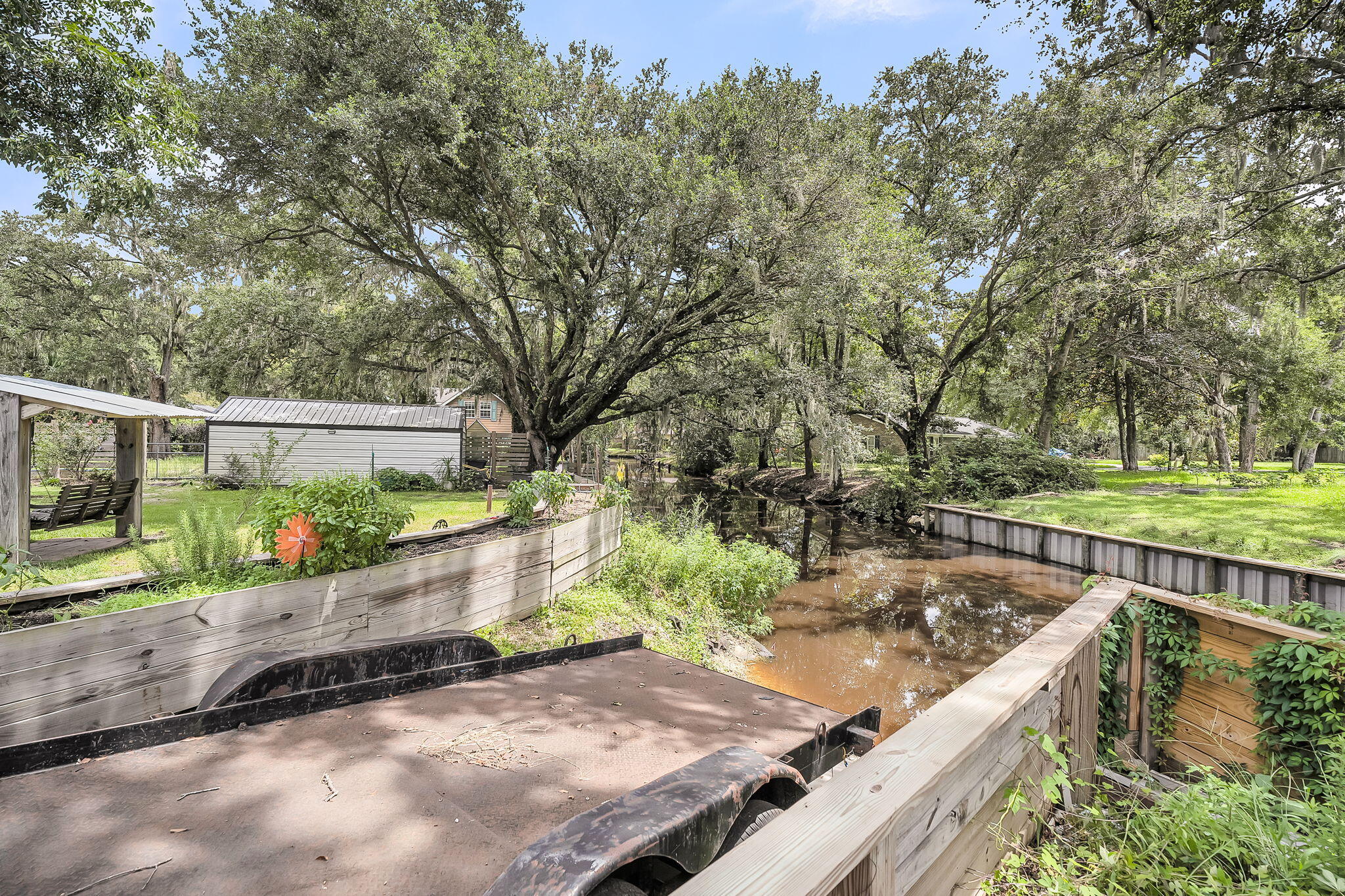 3591 Bayou Road