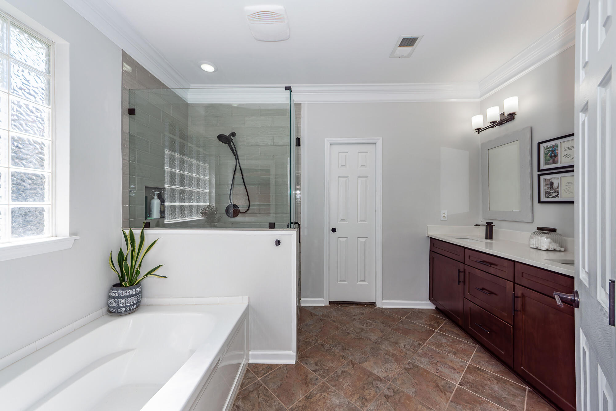 136 Oakbluff Road