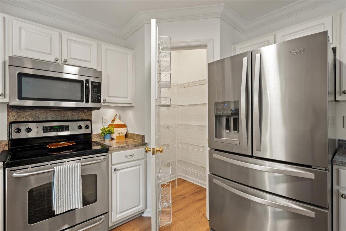 800 Heyward Cove Place