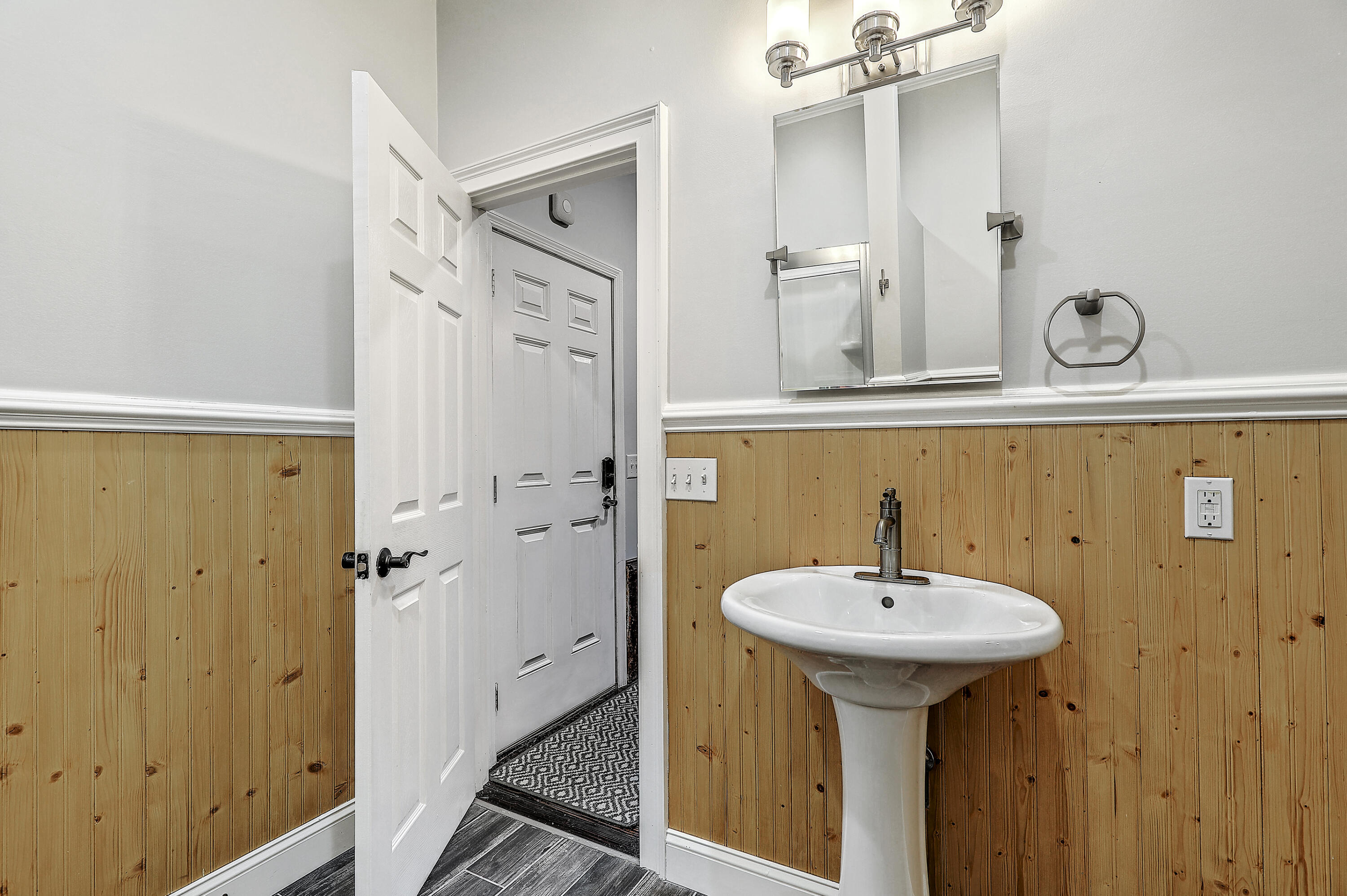 1288 Old Colony Road