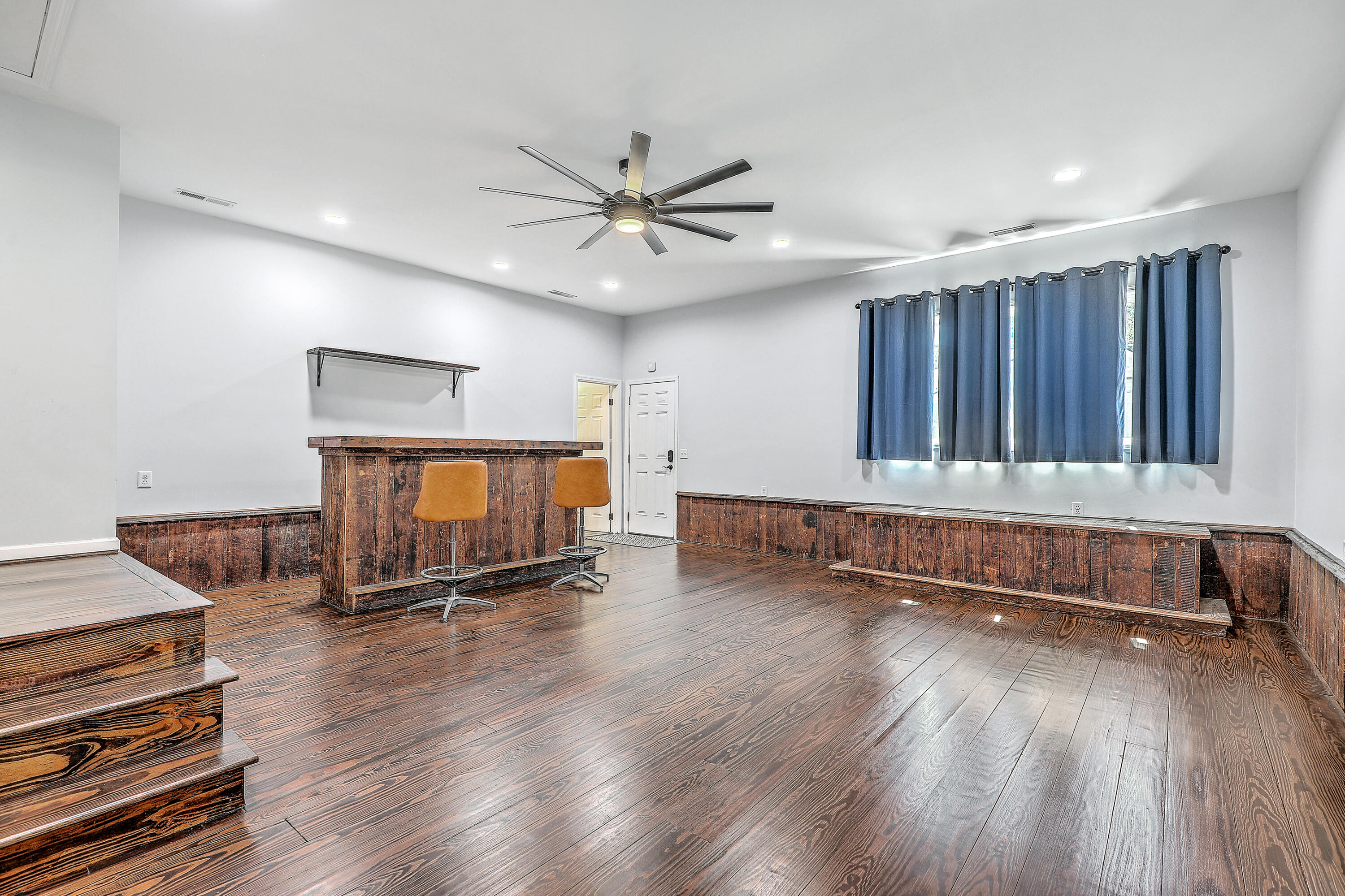 1288 Old Colony Road