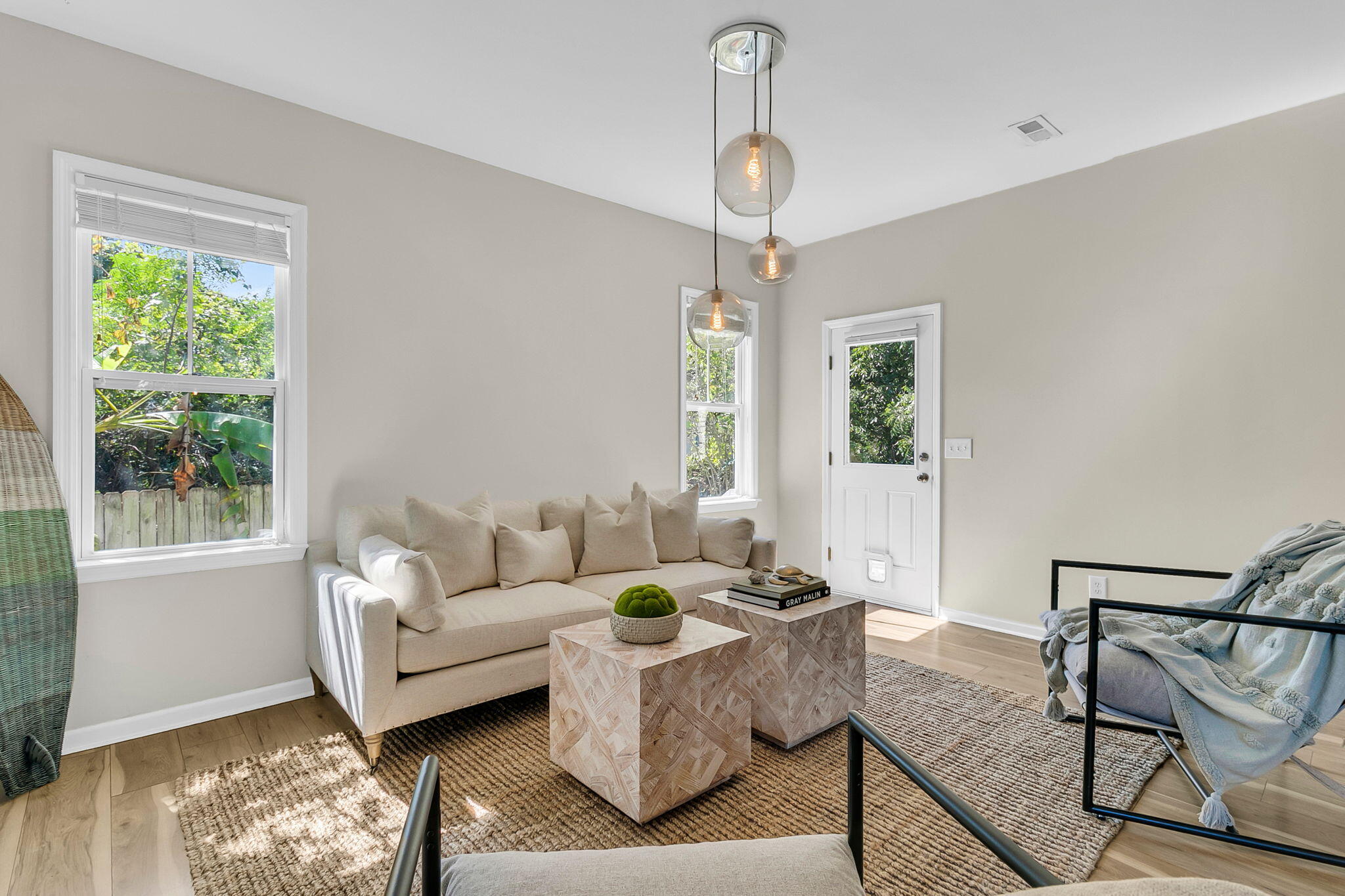 1493 Little Rock Boulevard