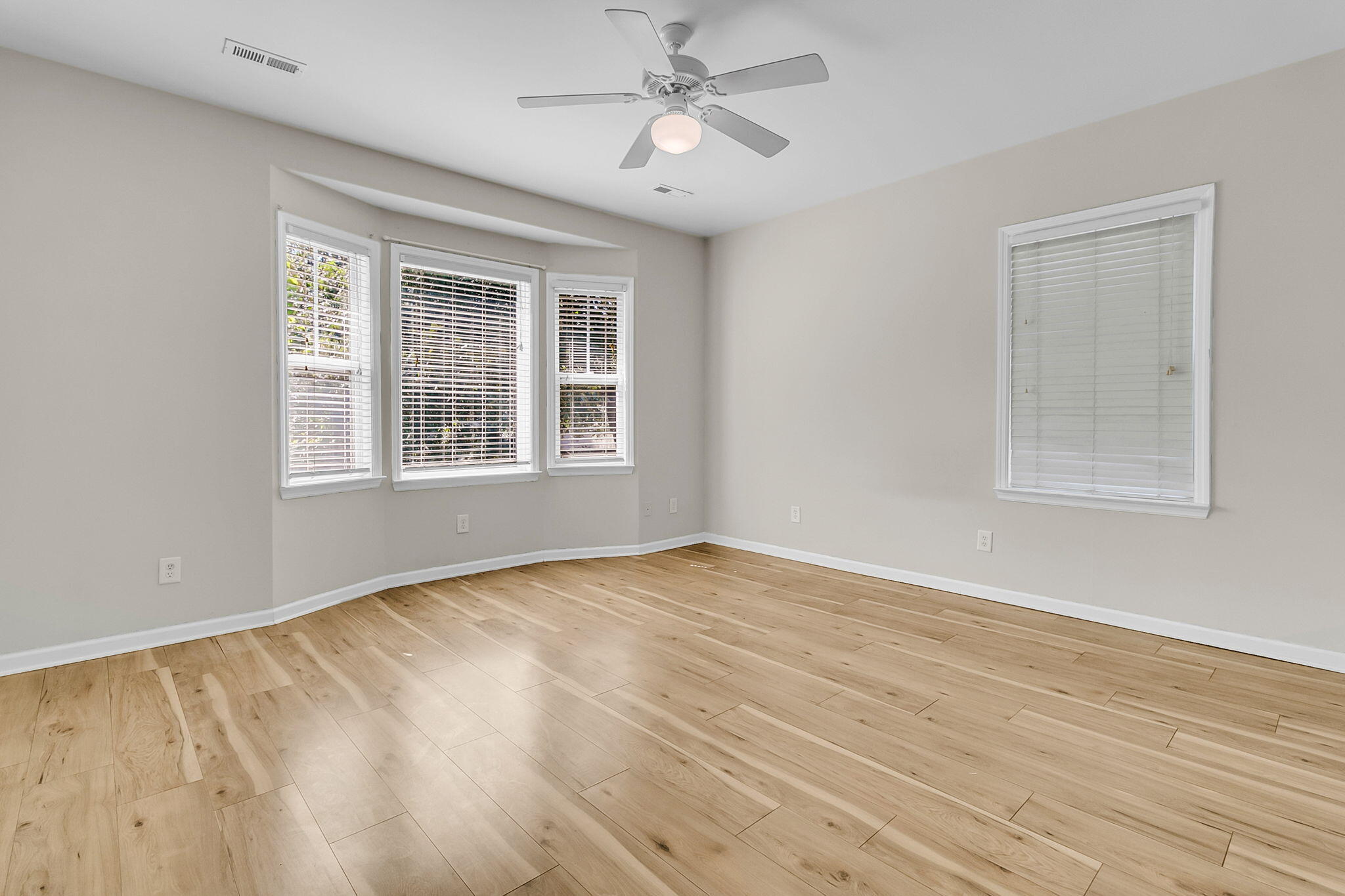 1493 Little Rock Boulevard