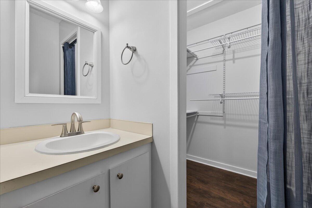 2741 Jobee Drive # 105