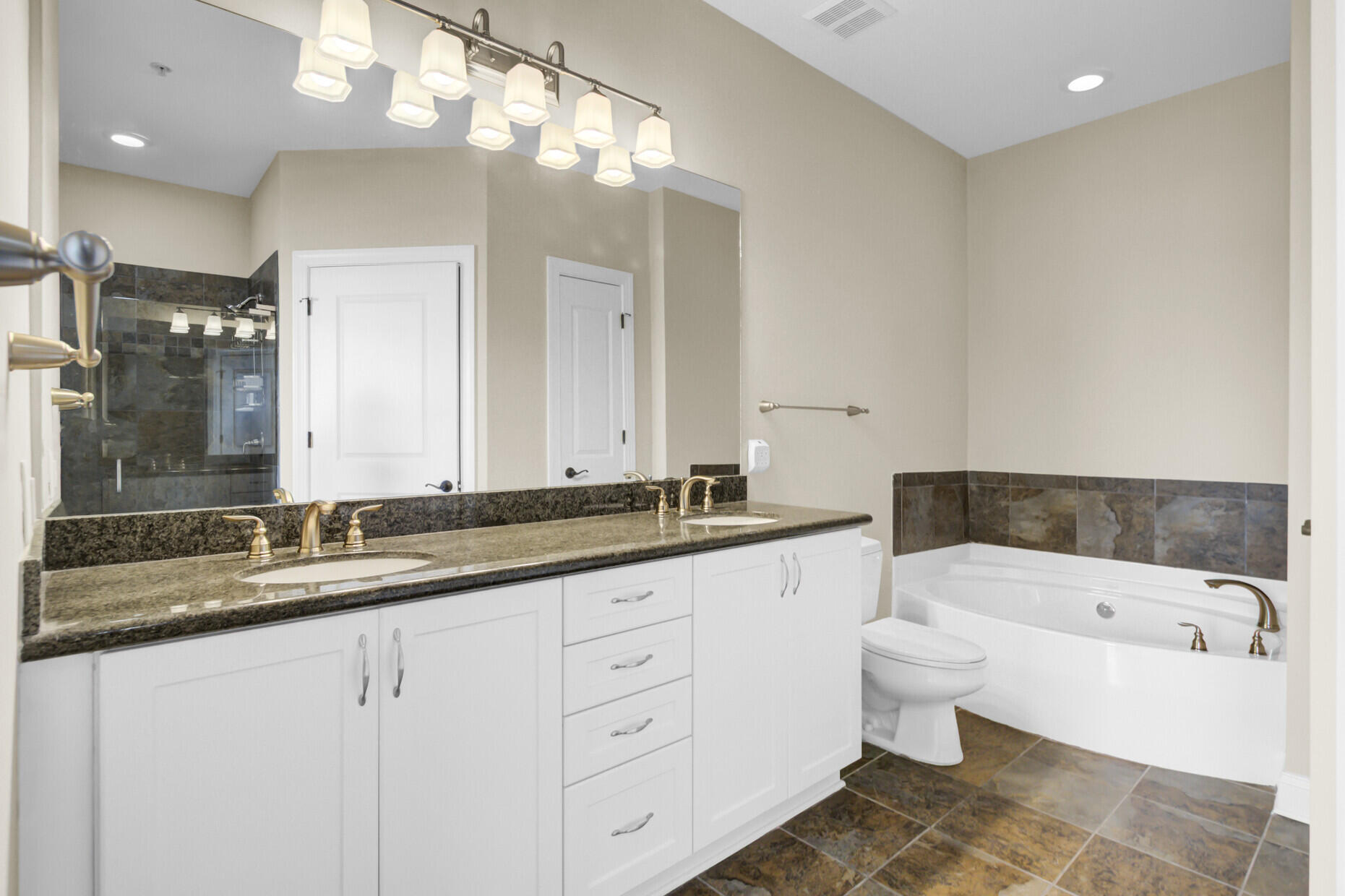 21 George Street # 404