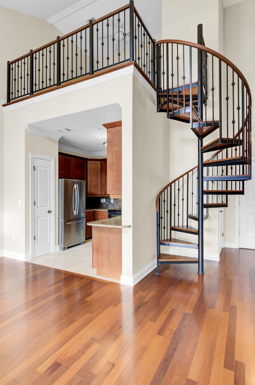 21 George Street # 404