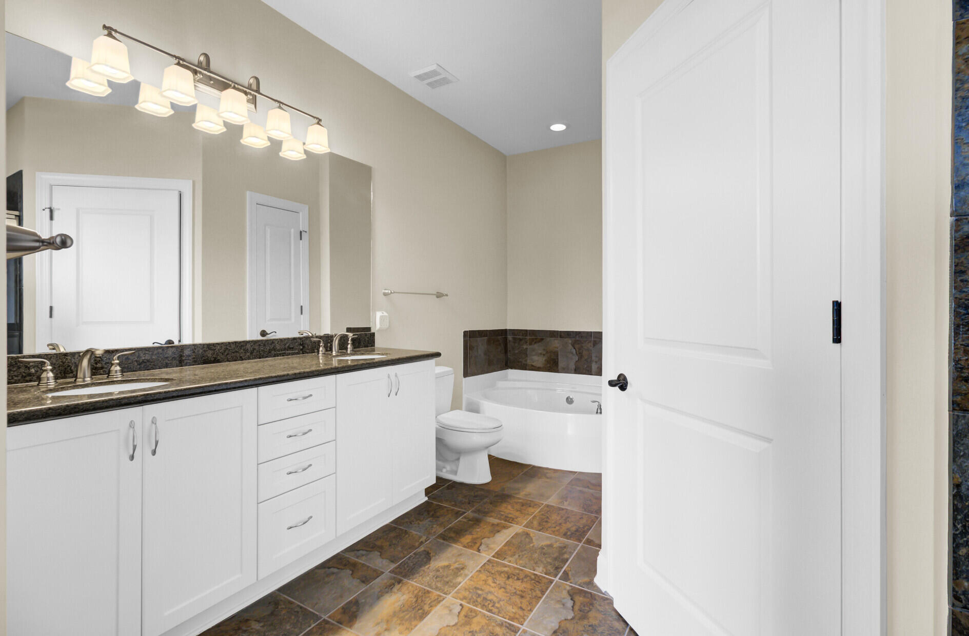 21 George Street # 404