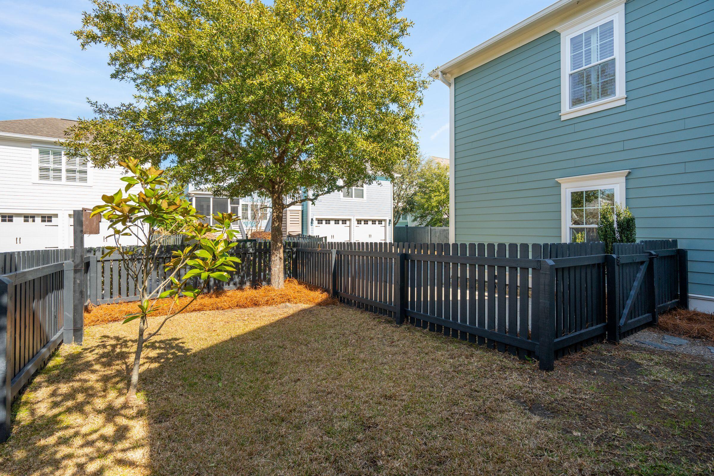 2516 Gatewood Street