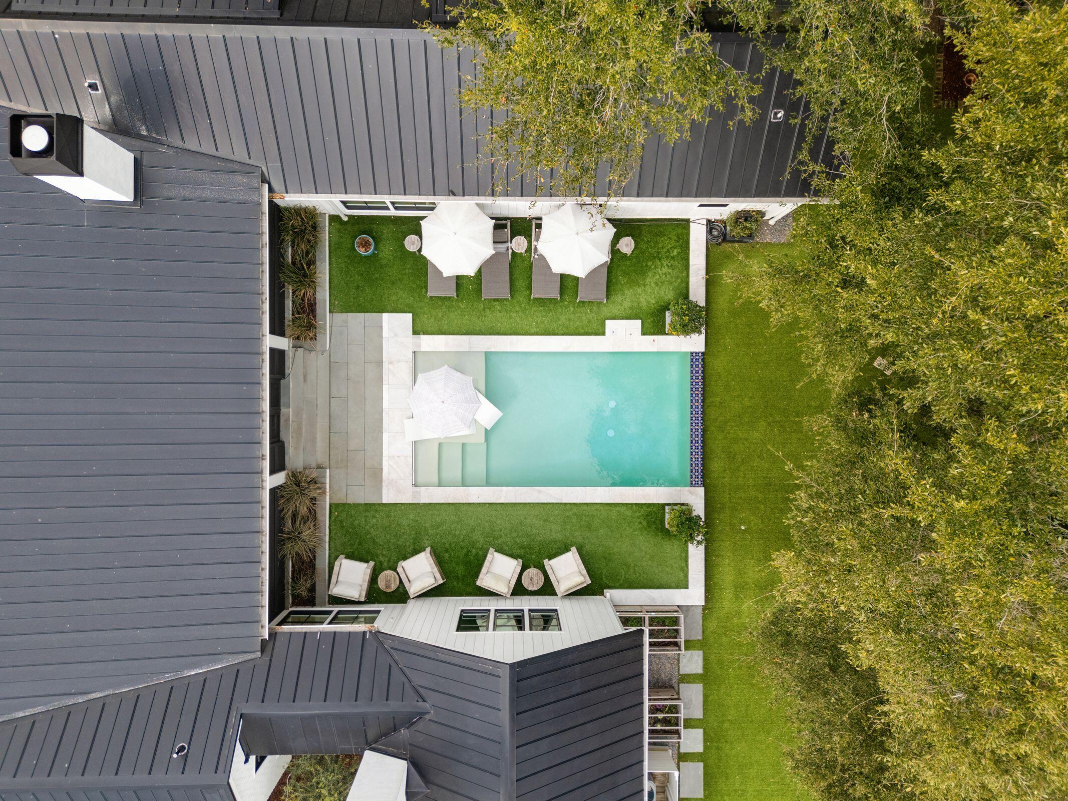 1027 Lakeview Drive
