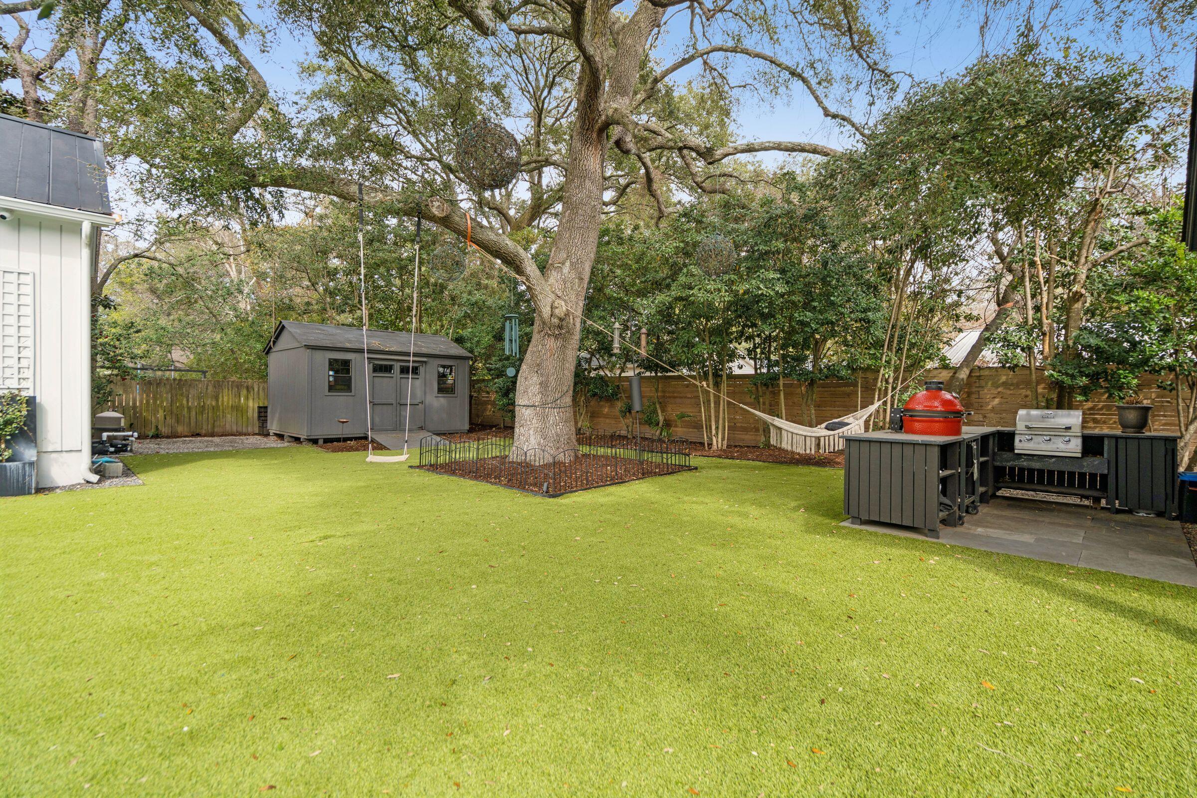 1027 Lakeview Drive