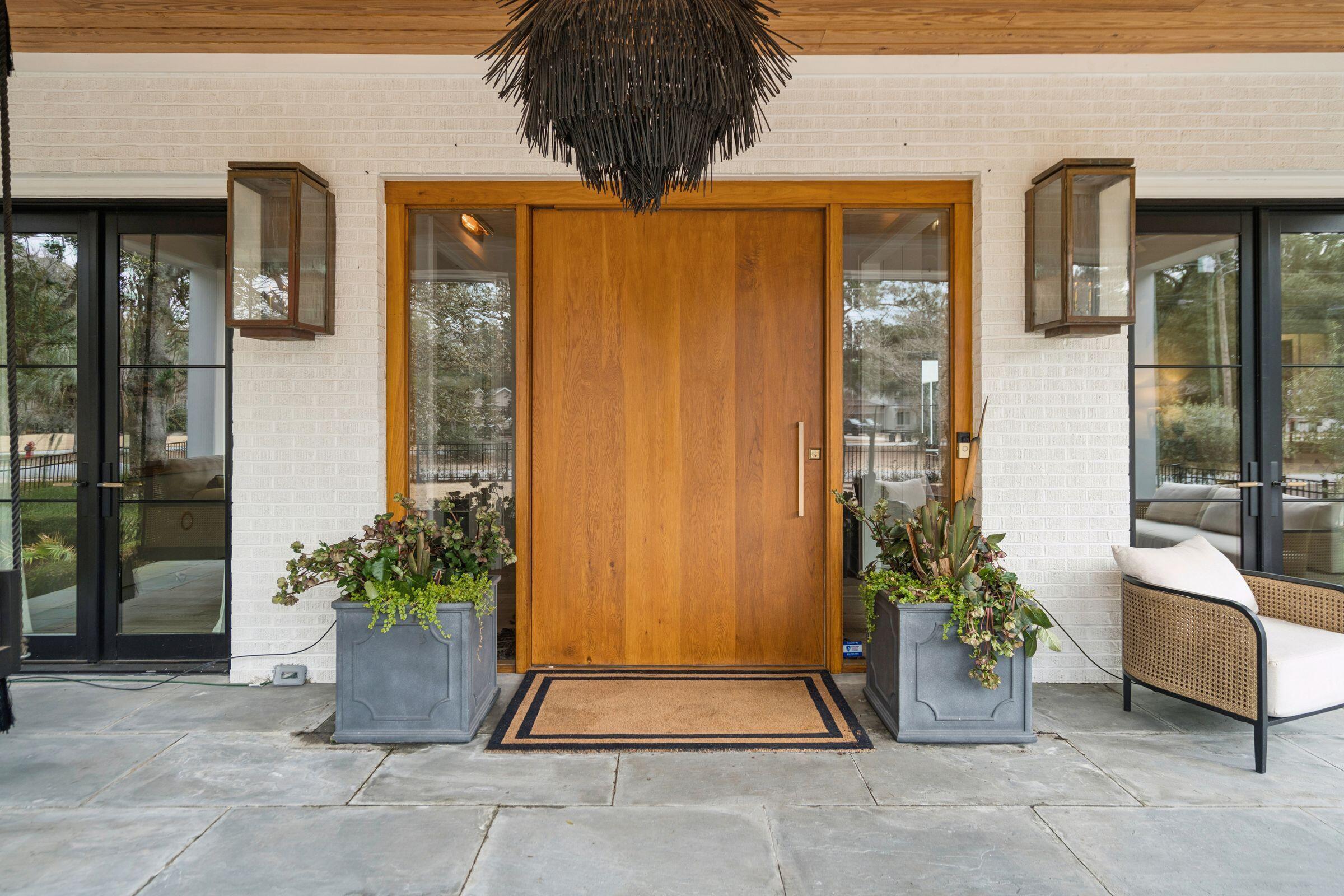 1027 Lakeview Drive