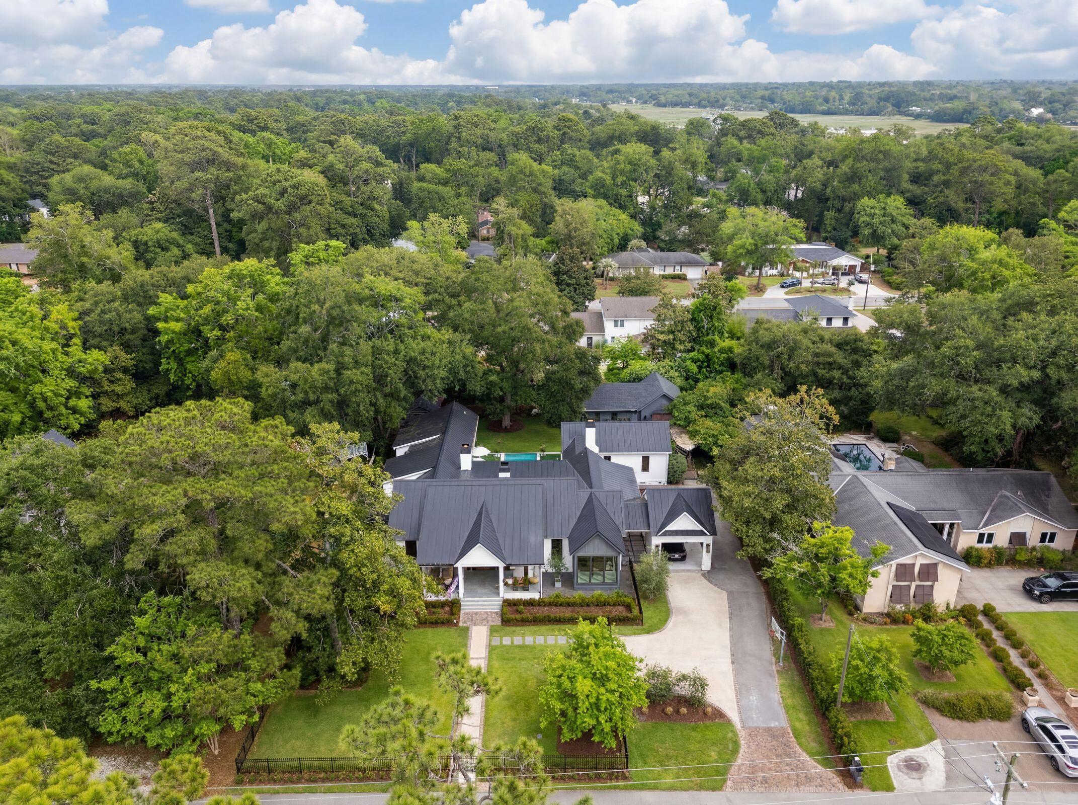 1027 Lakeview Drive