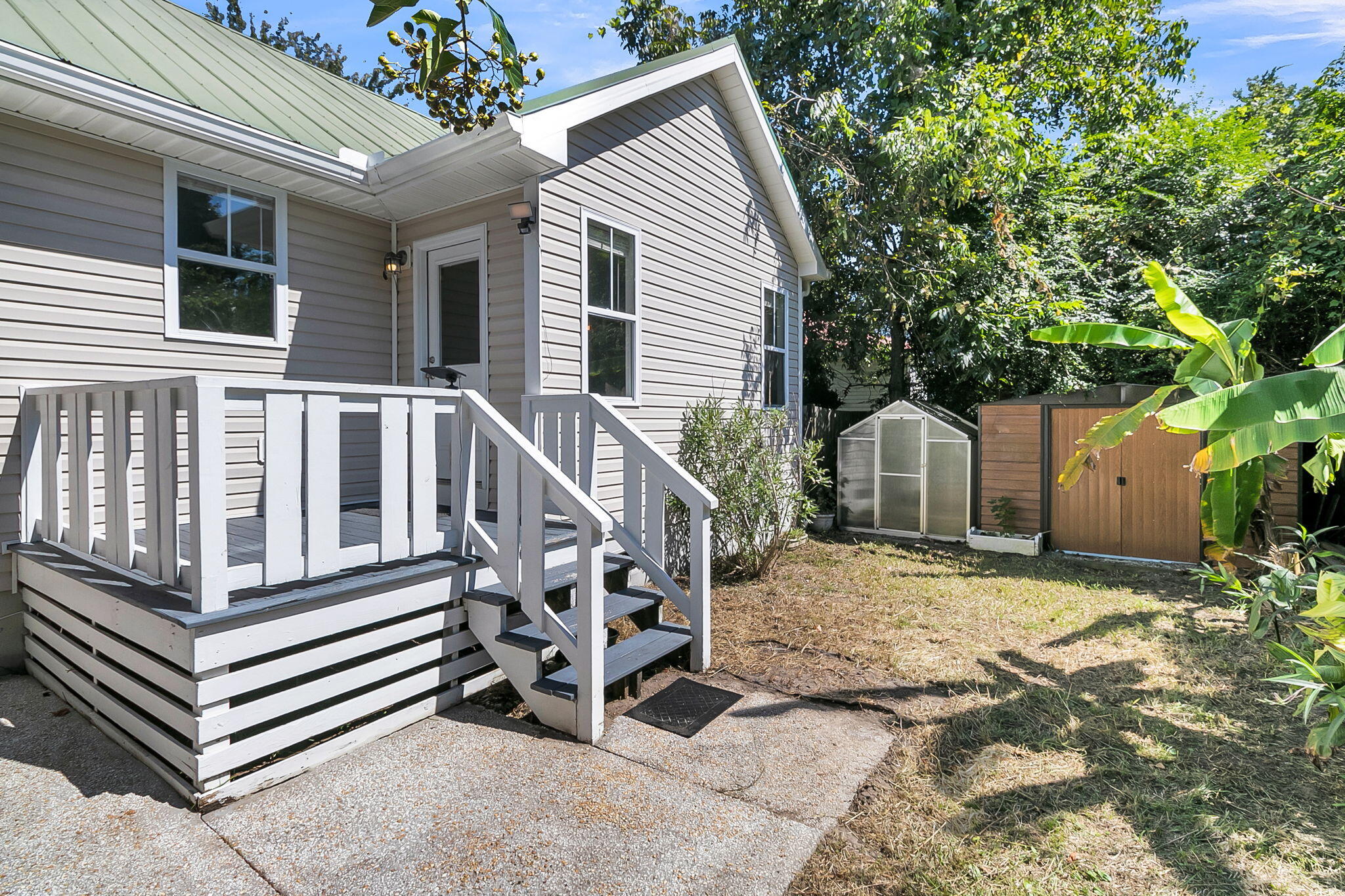 1493 Little Rock Boulevard