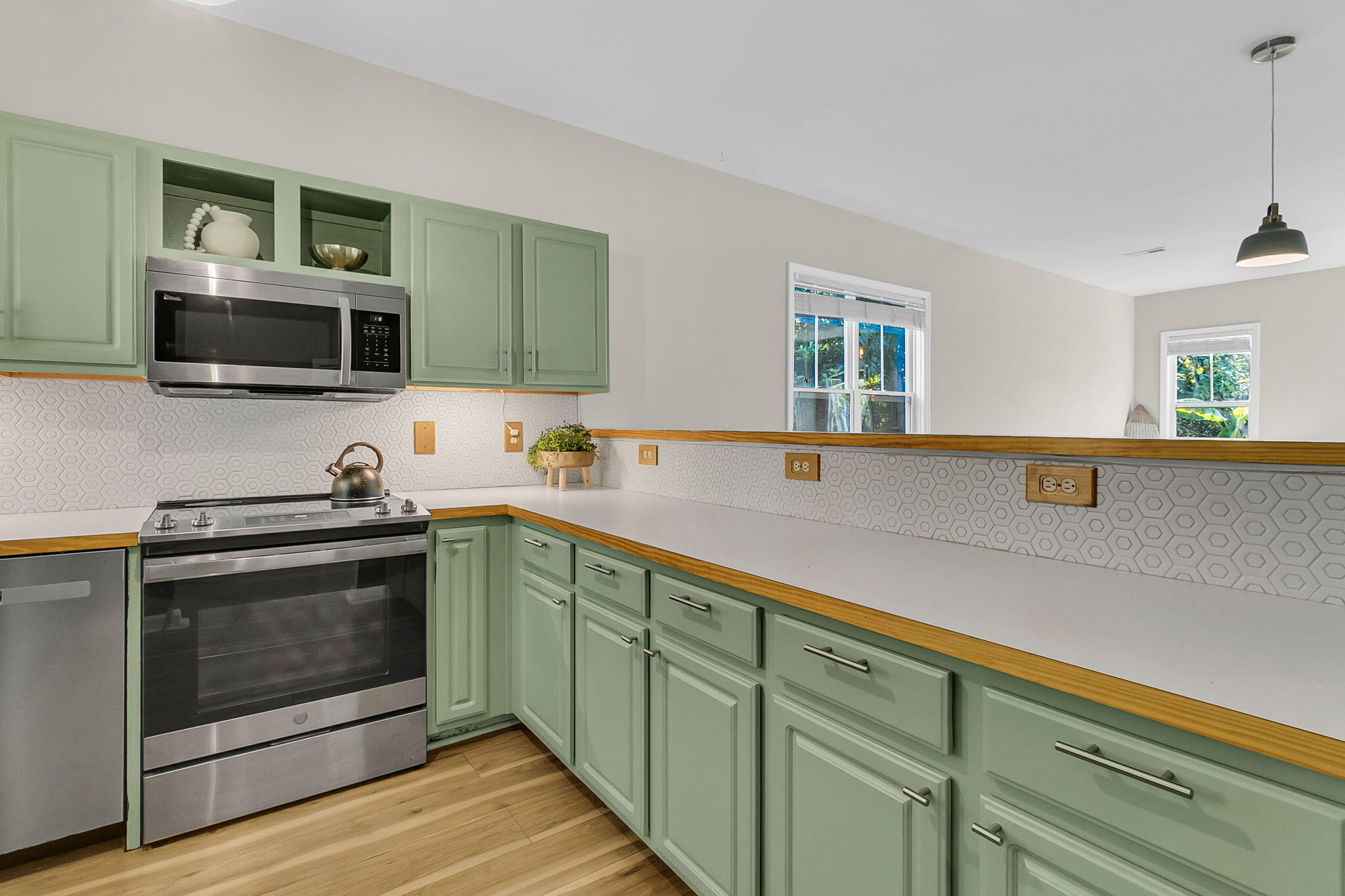 1493 Little Rock Boulevard