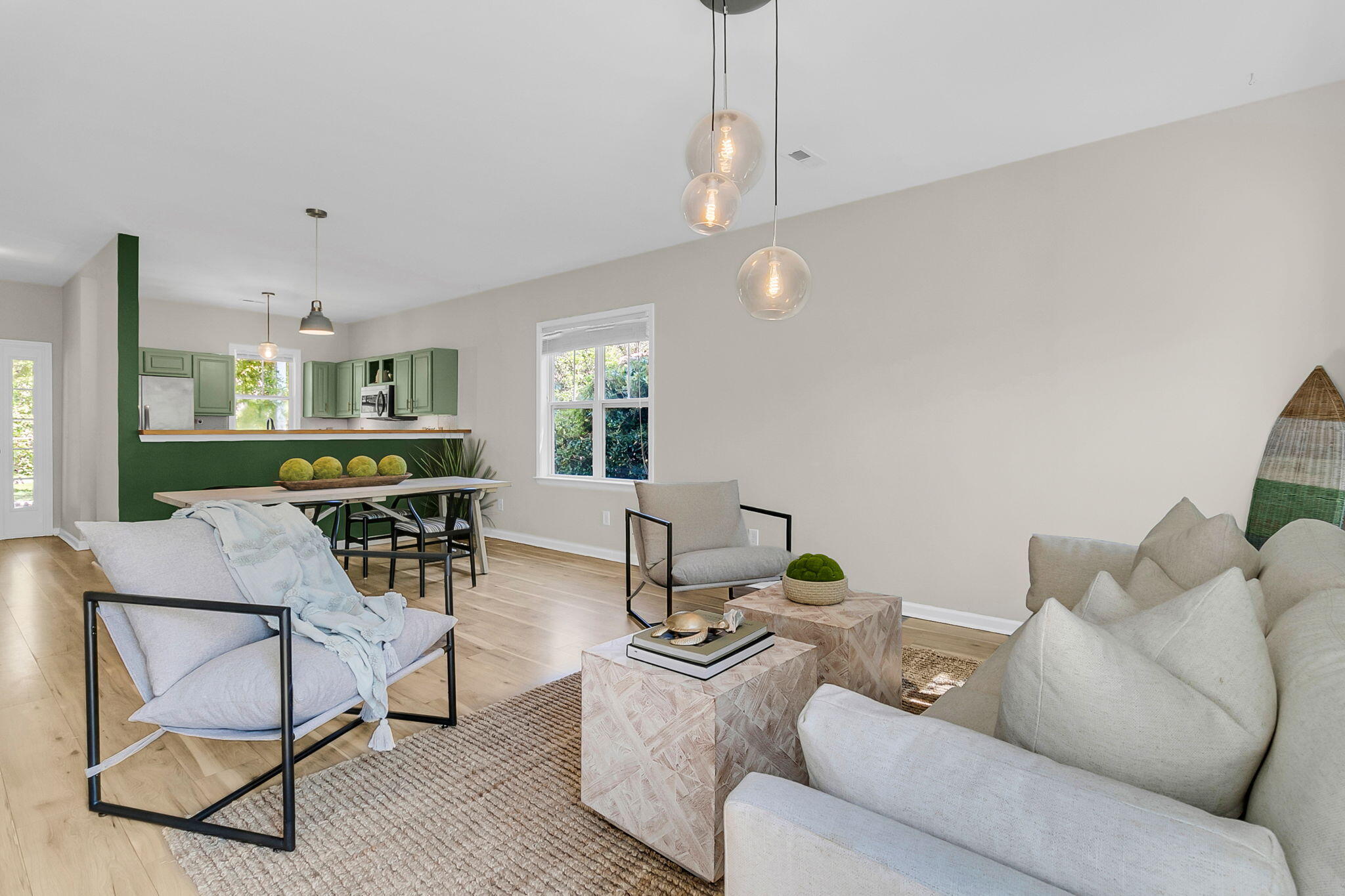 1493 Little Rock Boulevard