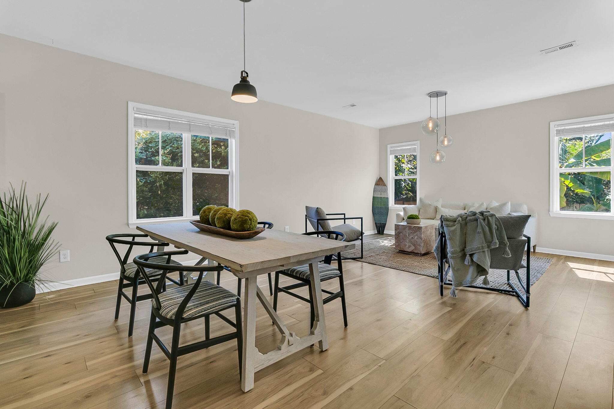 1493 Little Rock Boulevard