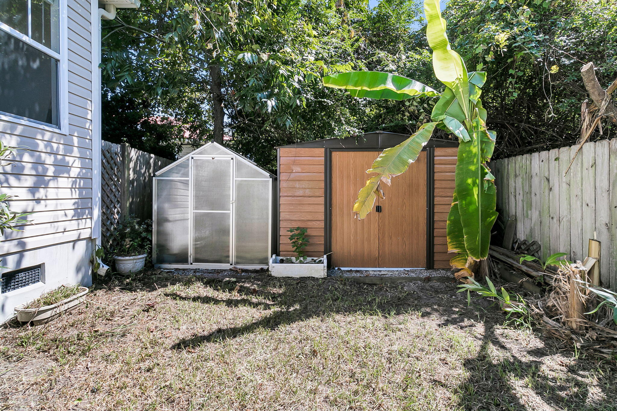 1493 Little Rock Boulevard