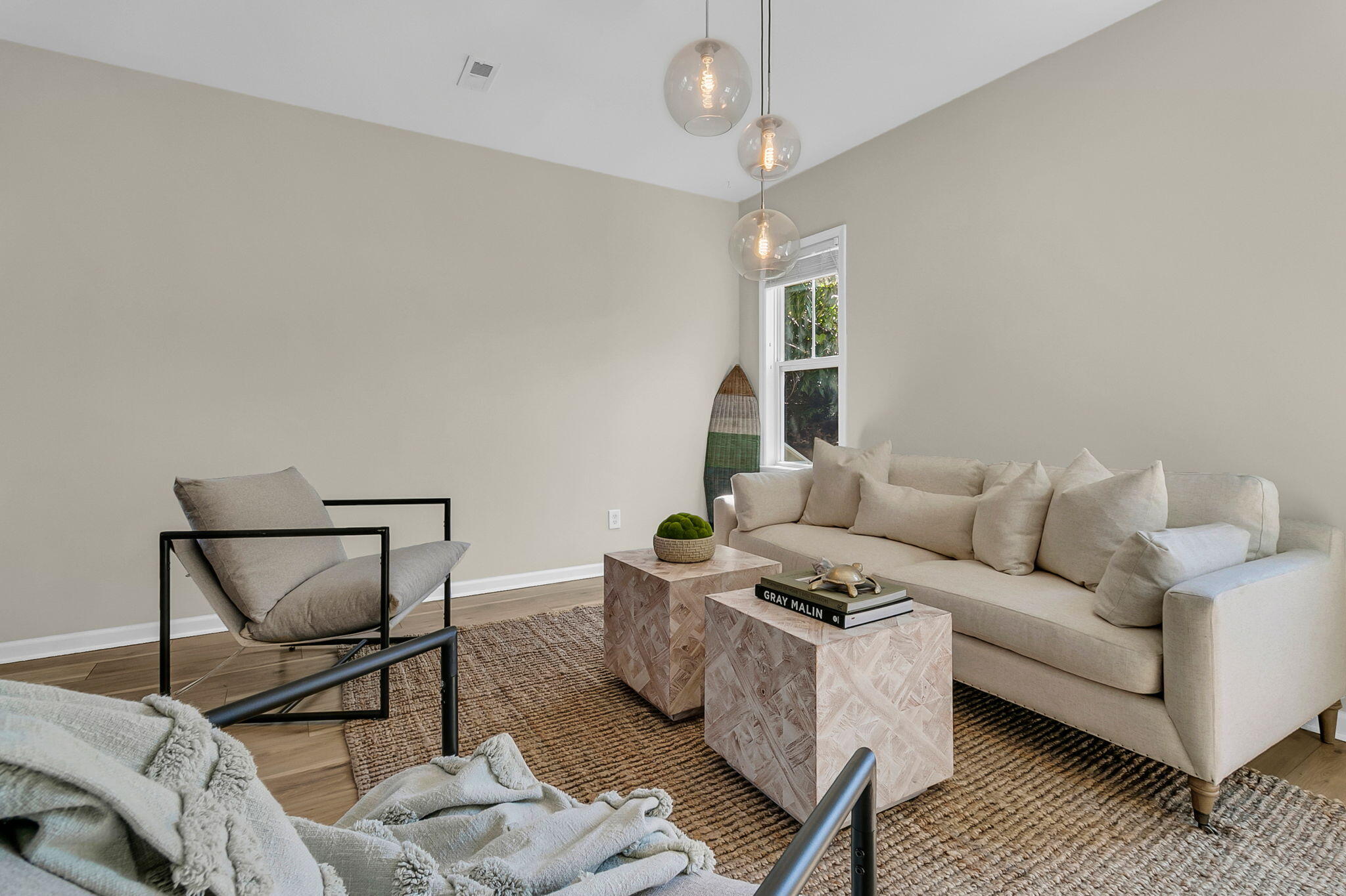 1493 Little Rock Boulevard