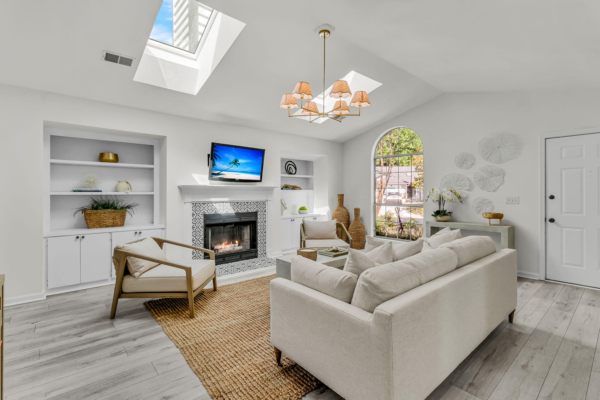 1252 Llewellyn Road