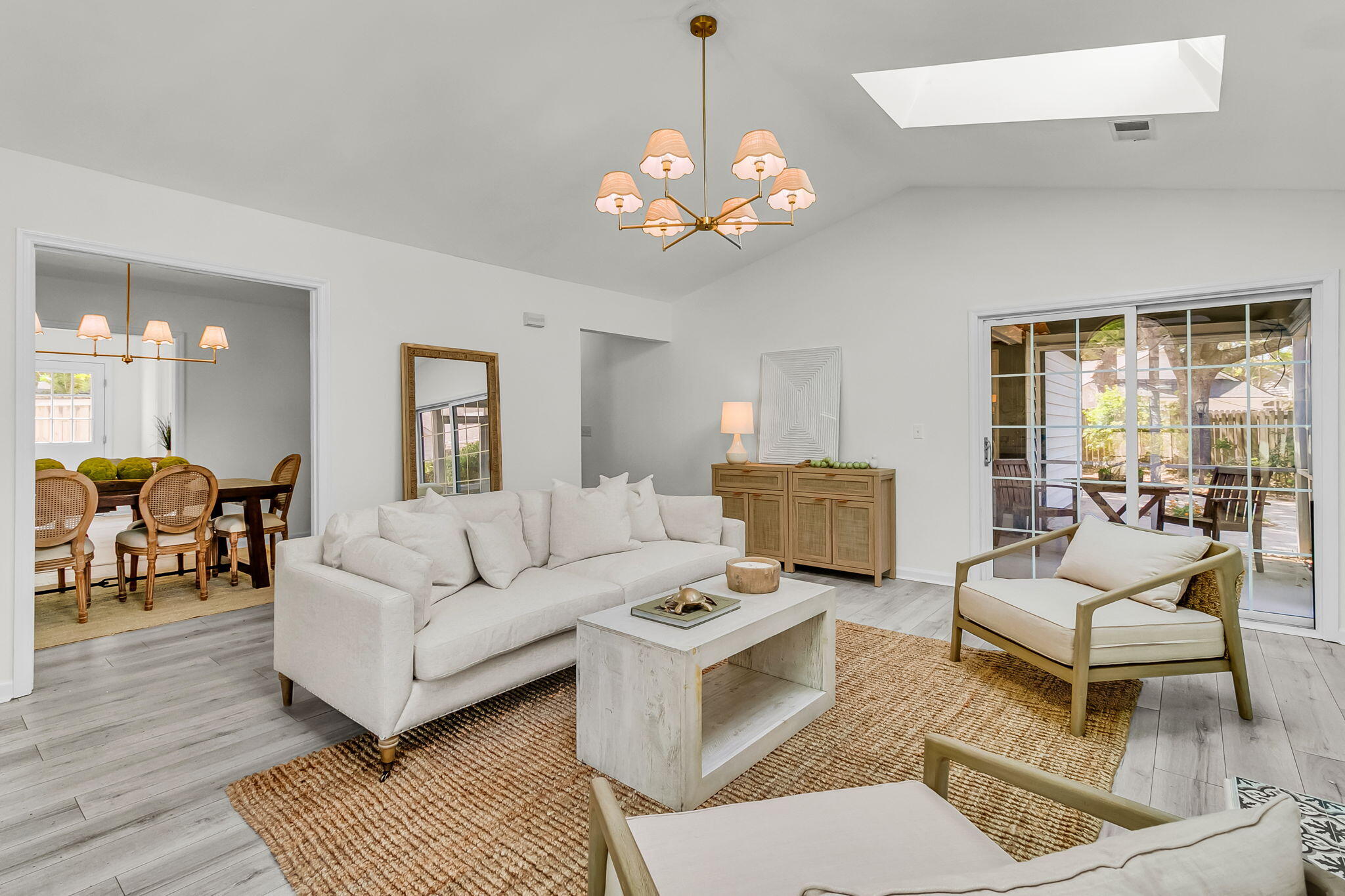1252 Llewellyn Road