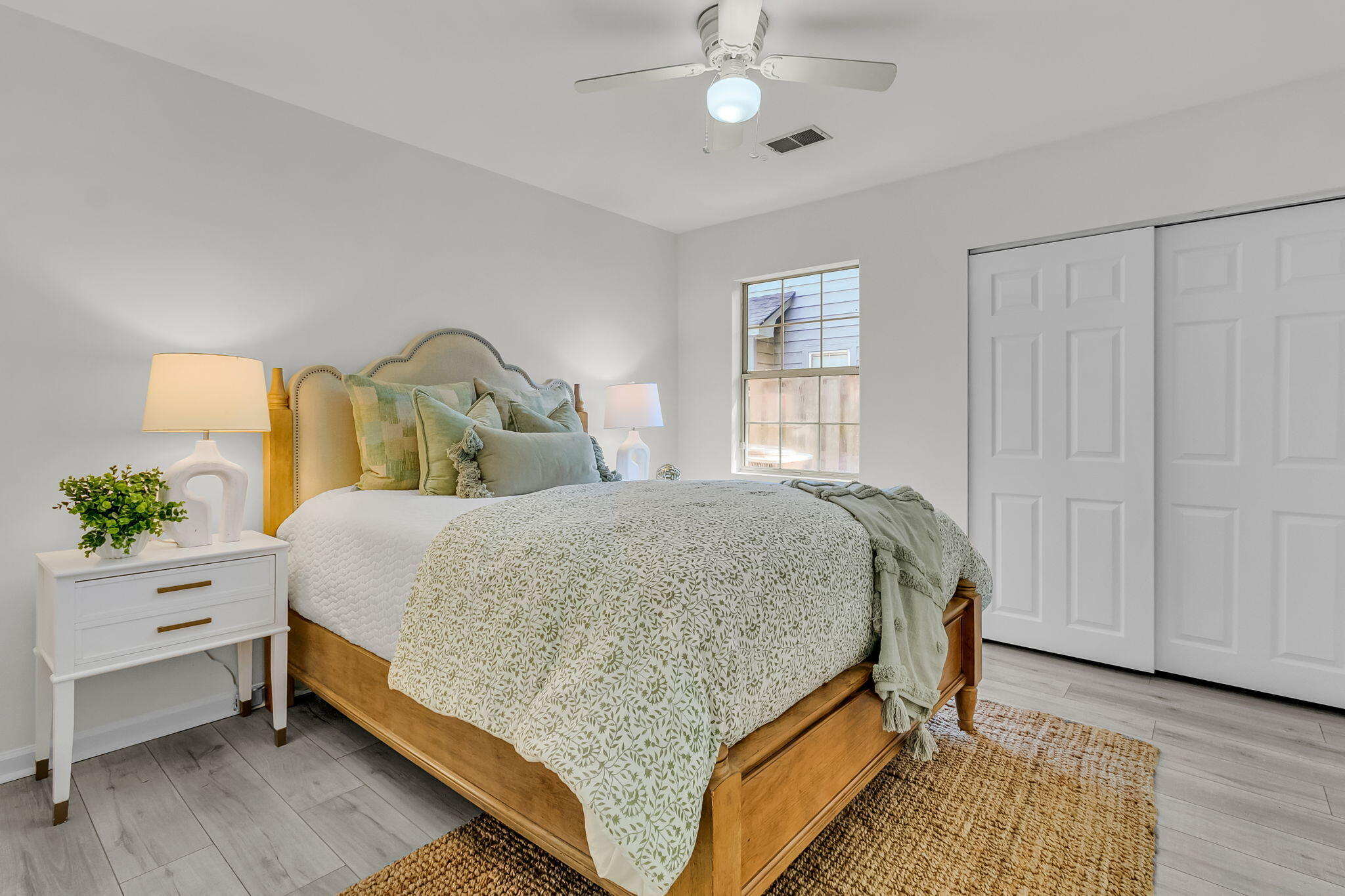1252 Llewellyn Road