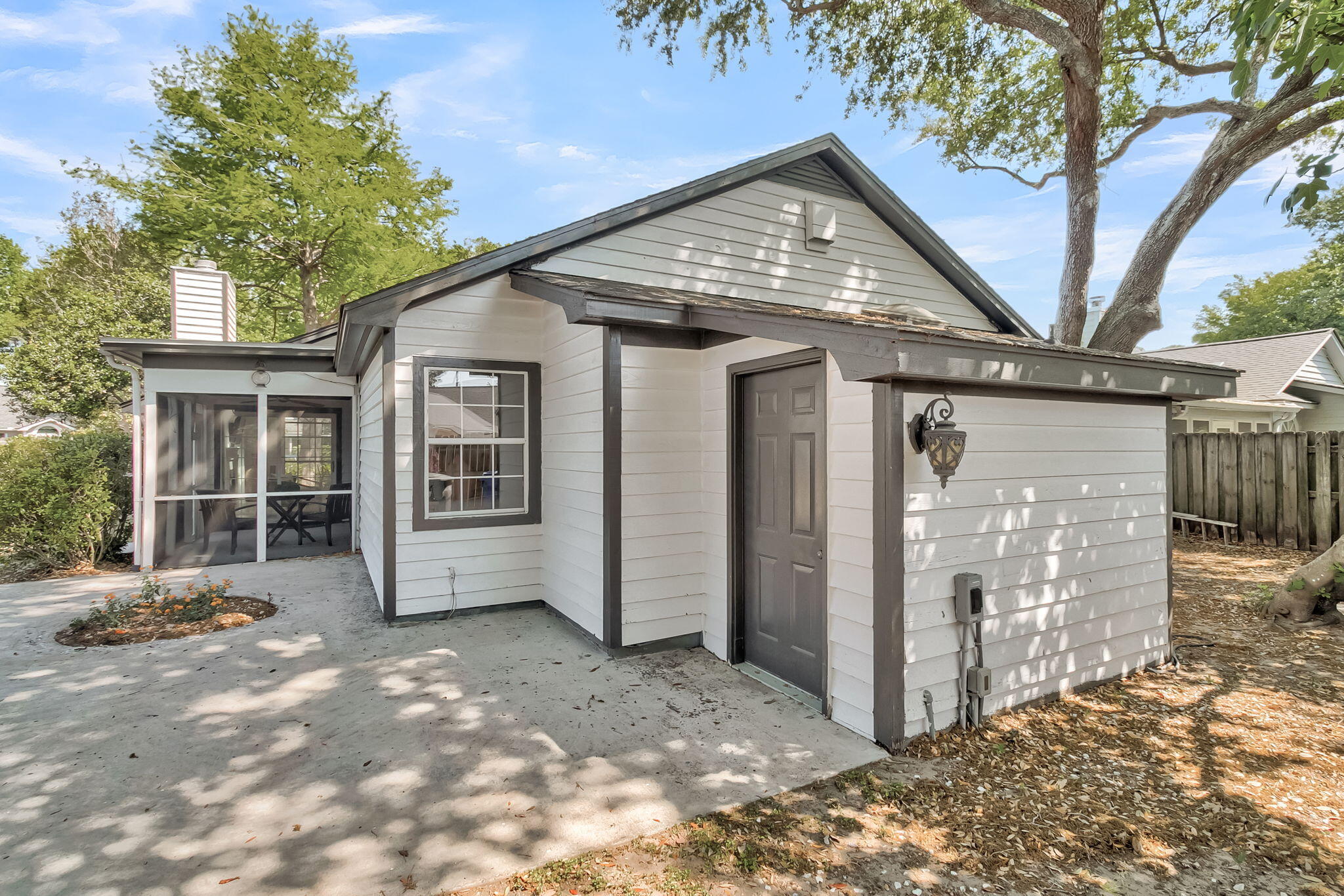 1252 Llewellyn Road